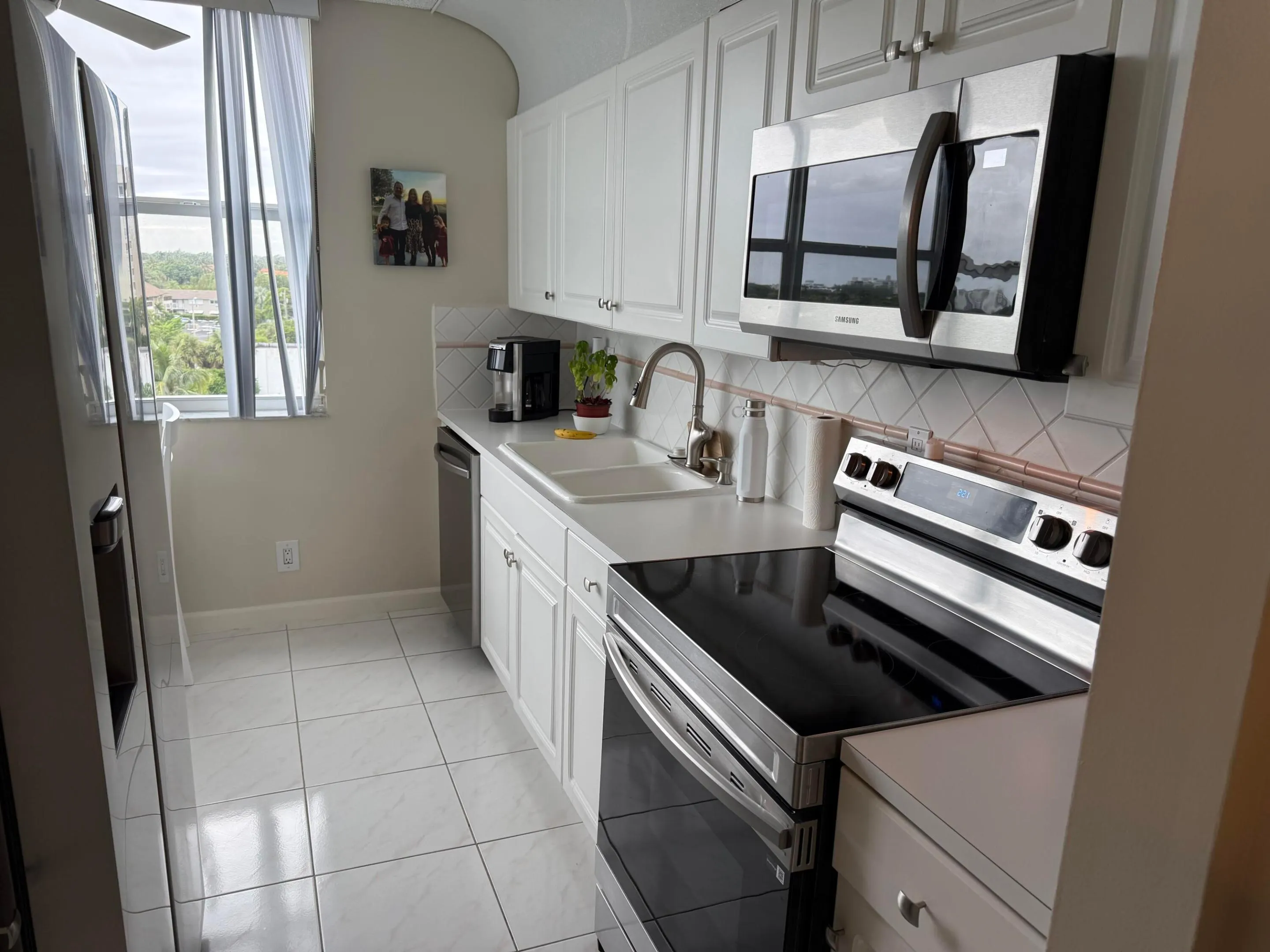 2639 N Riverside Drive #605