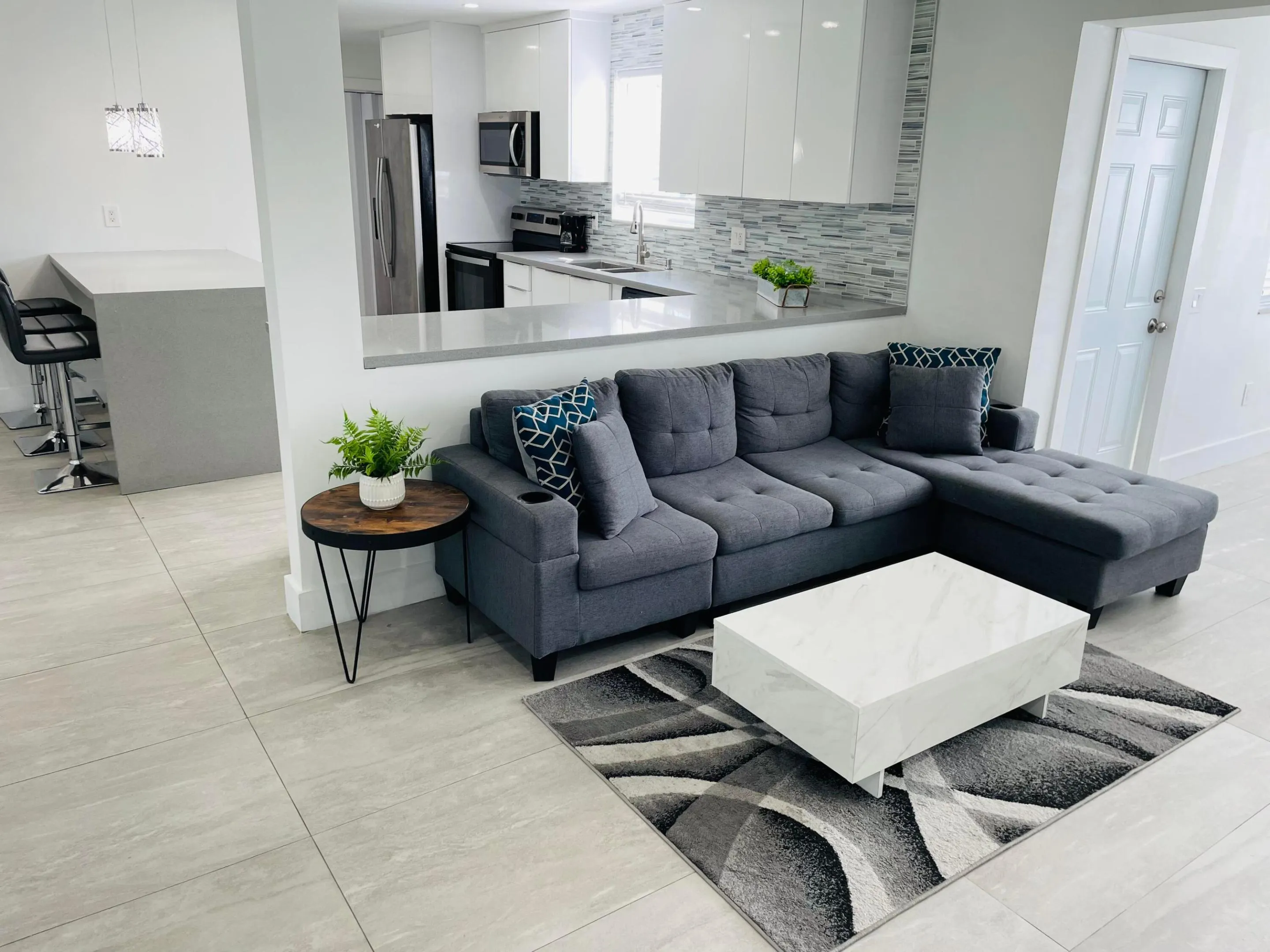 401 SW 6TH Avenue #1