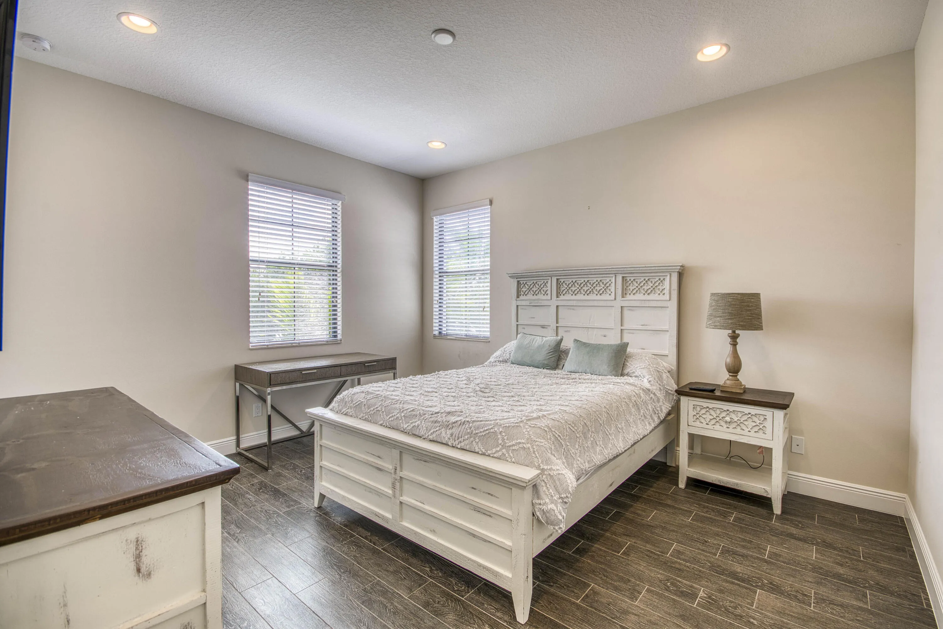 8023 Hobbes Way