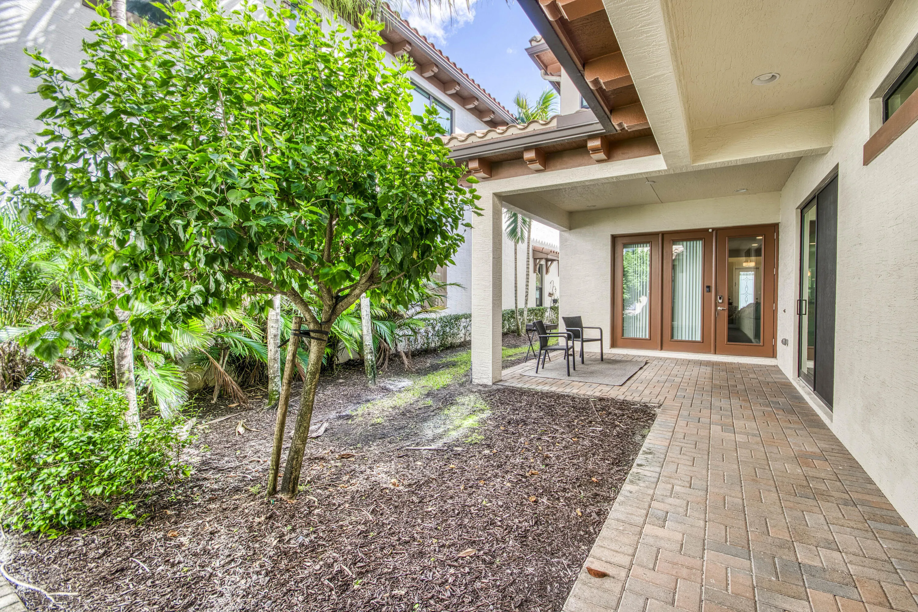 8023 Hobbes Way