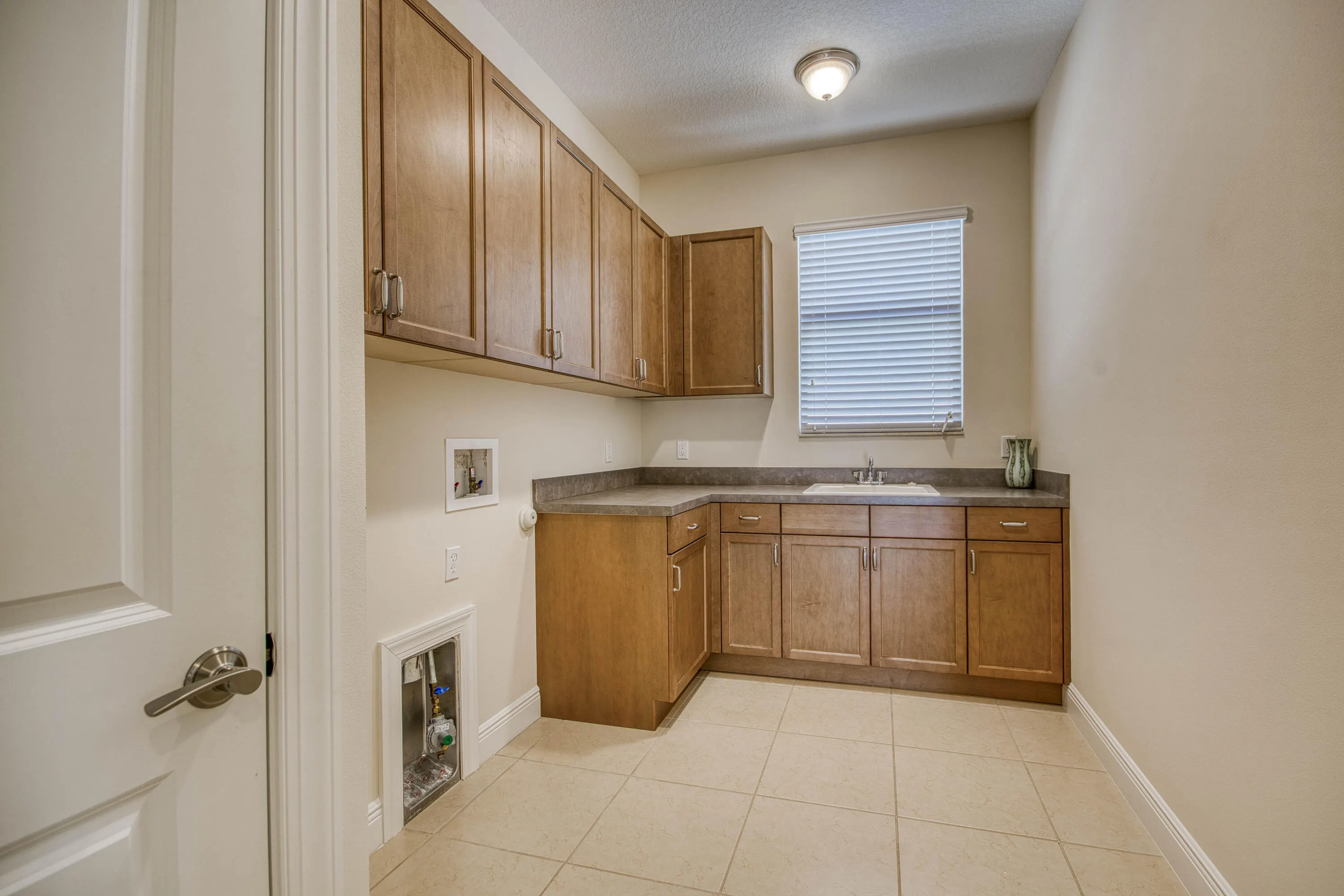 8023 Hobbes Way