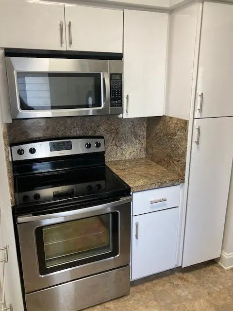2111 NE 42nd Court #202W