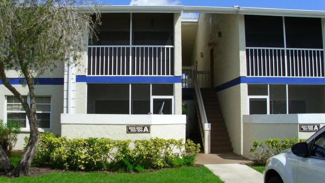 1500 SE Royal Green Circle #204