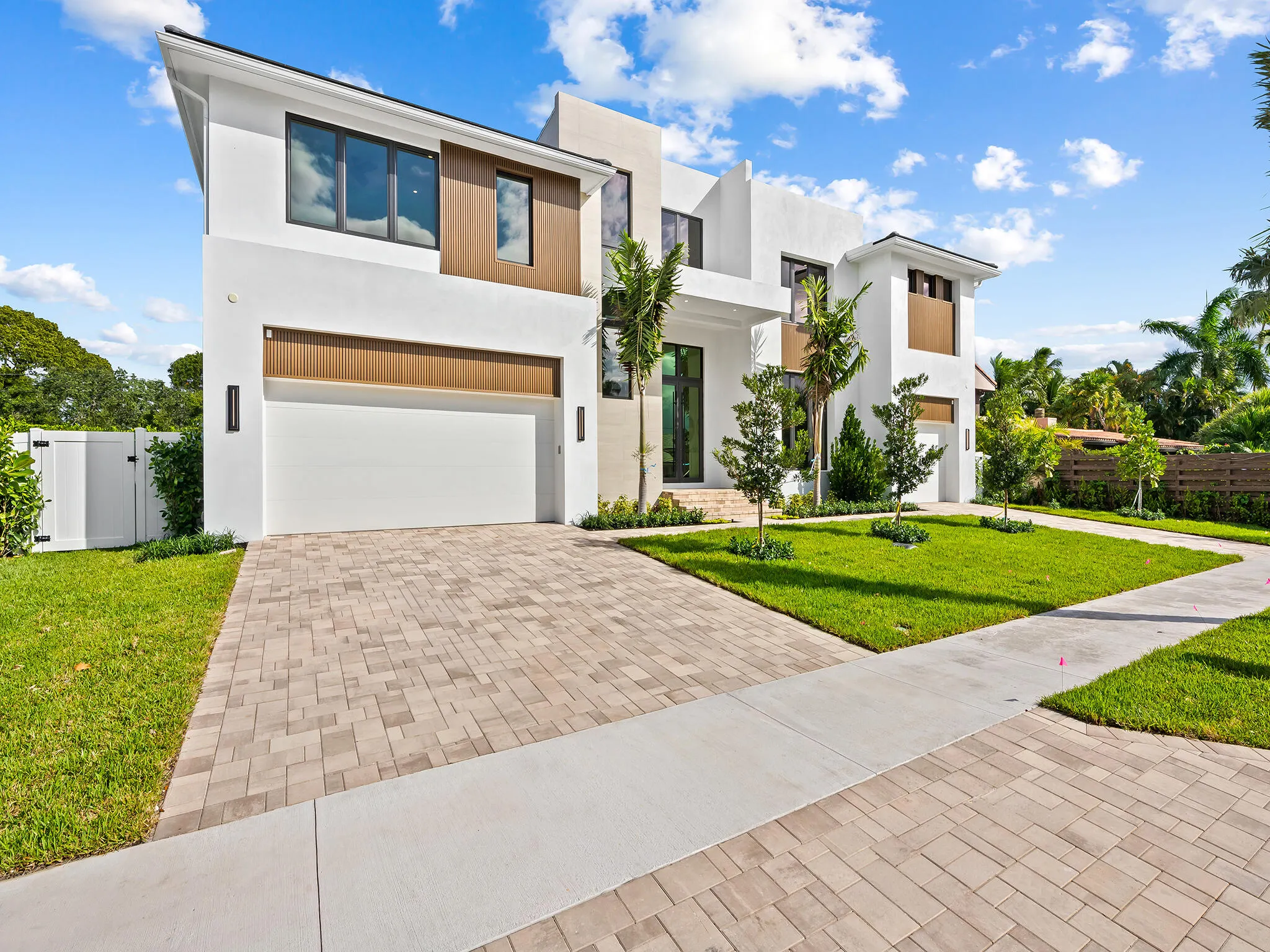 2737 NE 18th Street