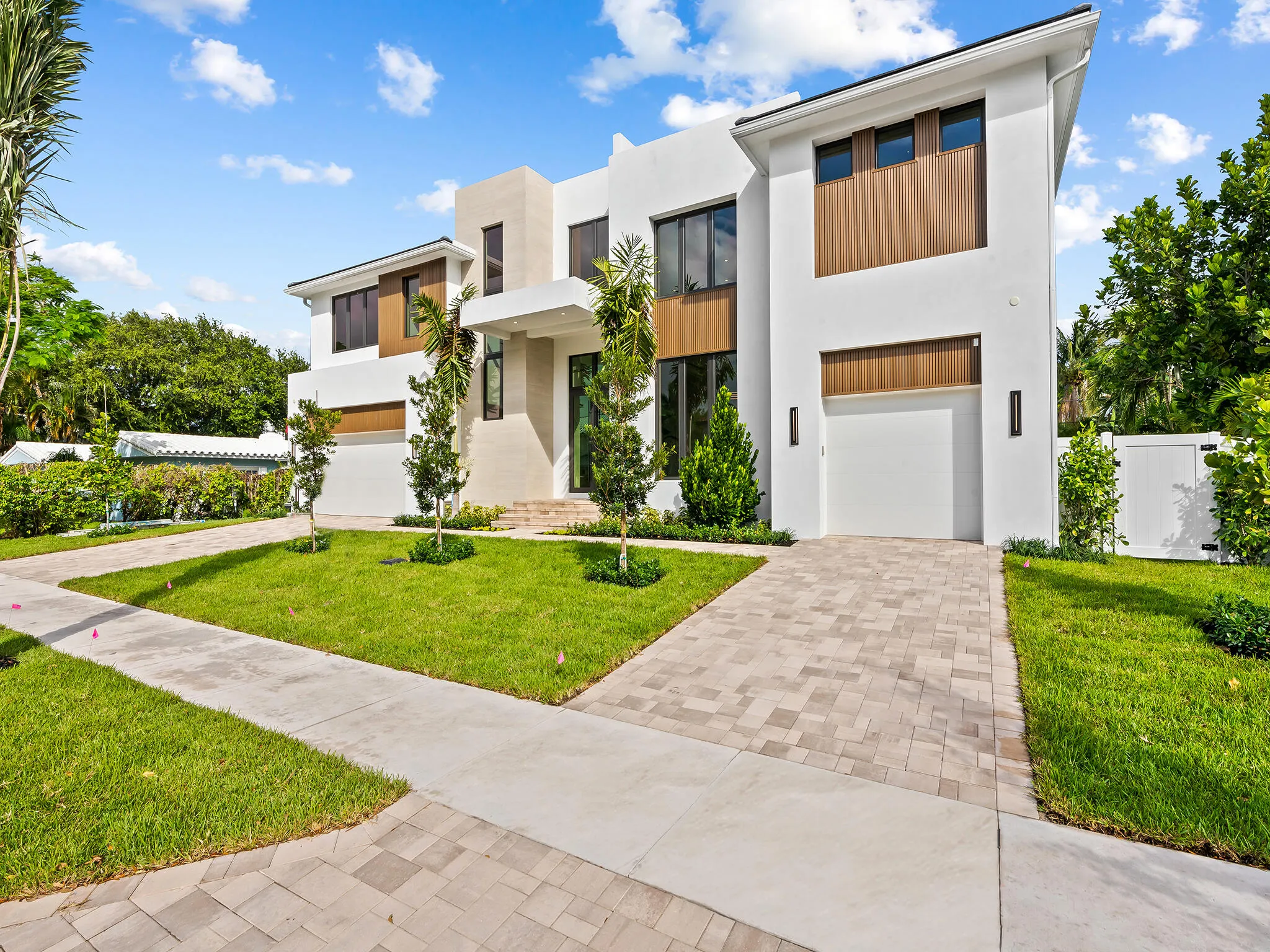 2737 NE 18th Street