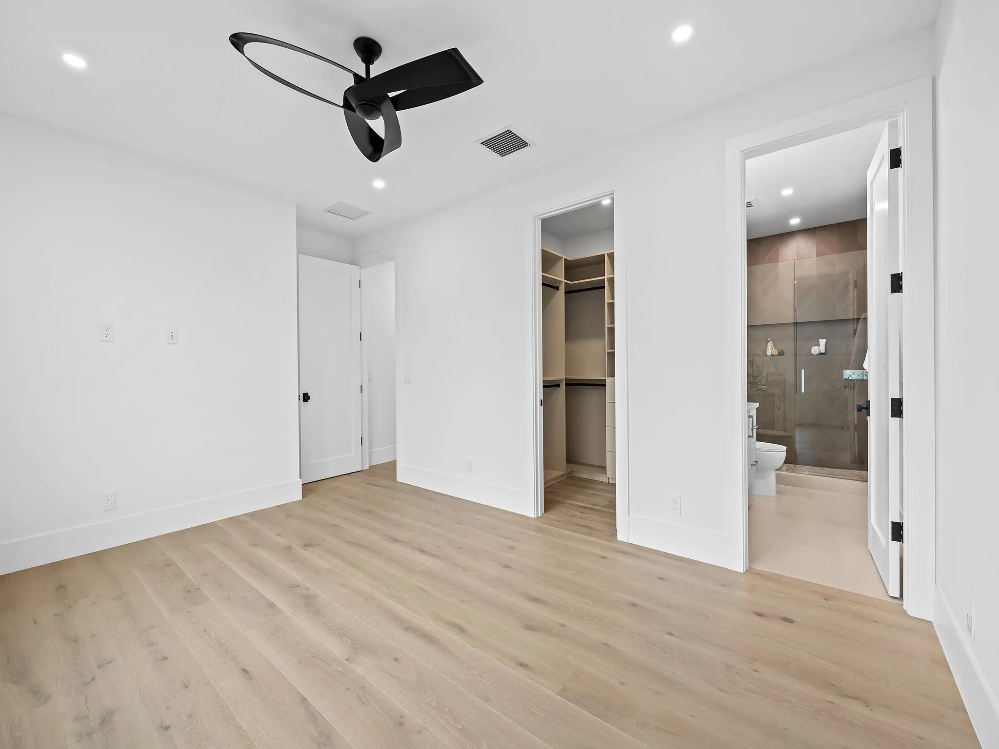 2737 NE 18th Street