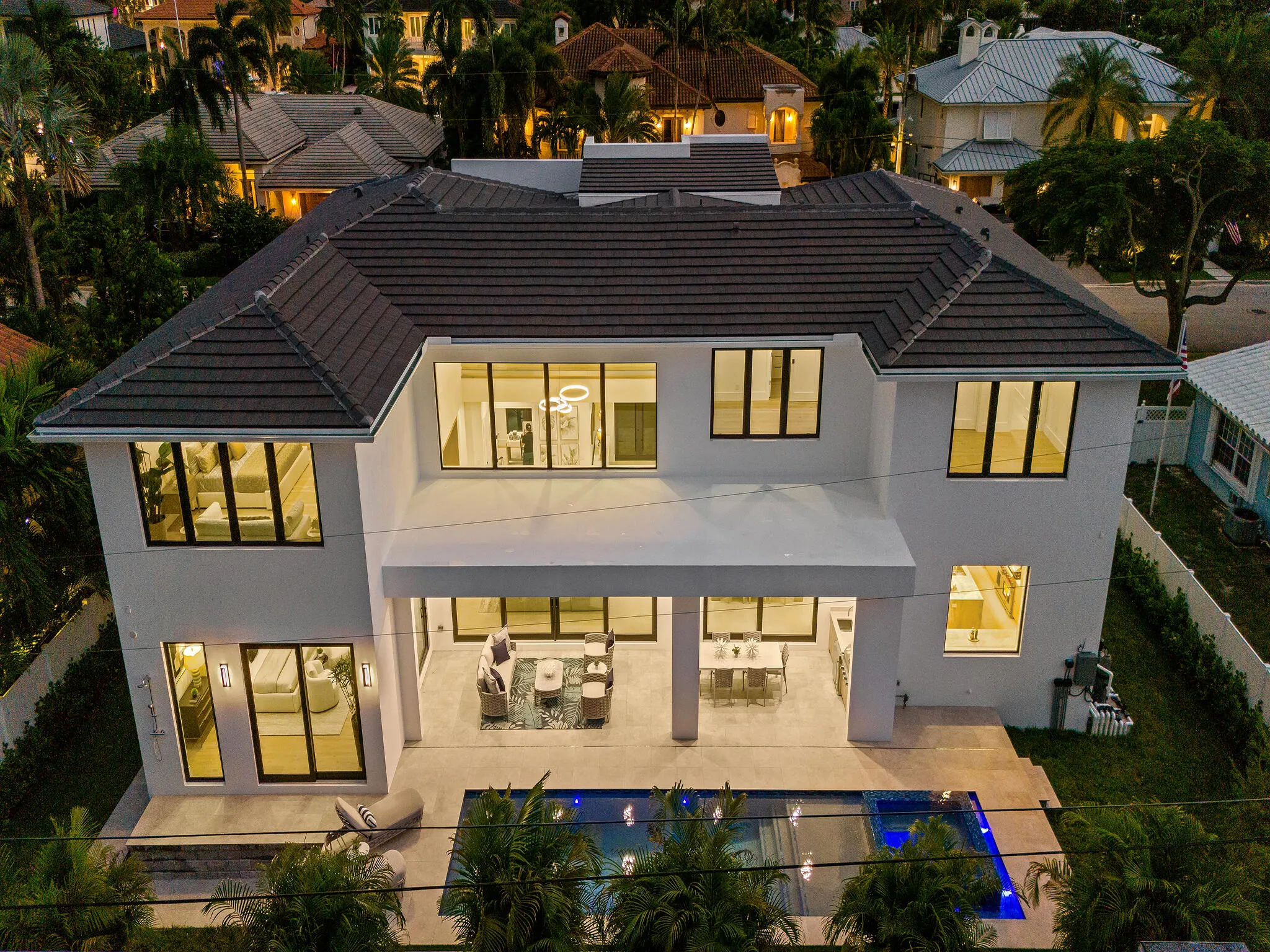 2737 NE 18th Street