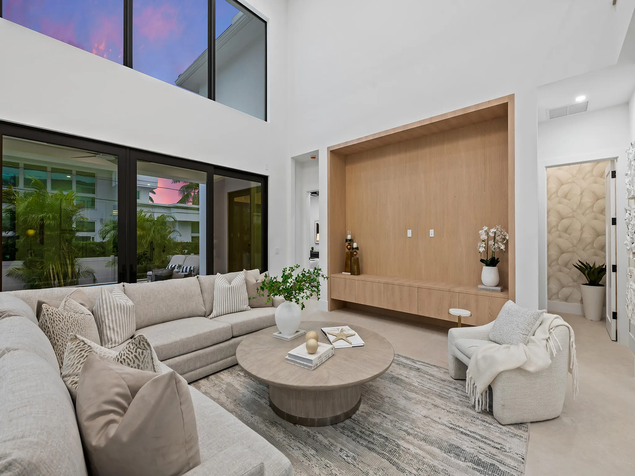 2737 NE 18th Street