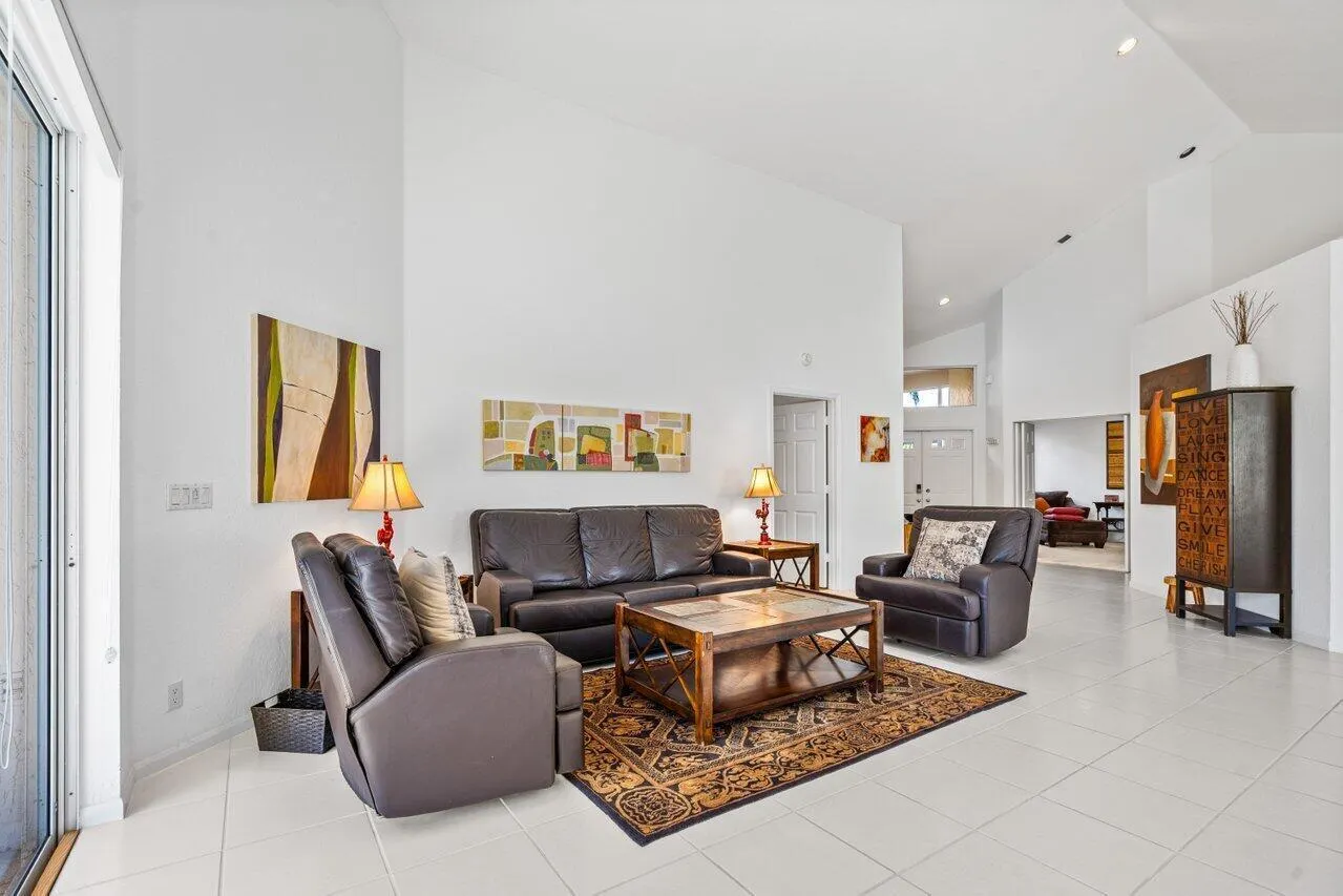 11614 CREEKSIDE Drive