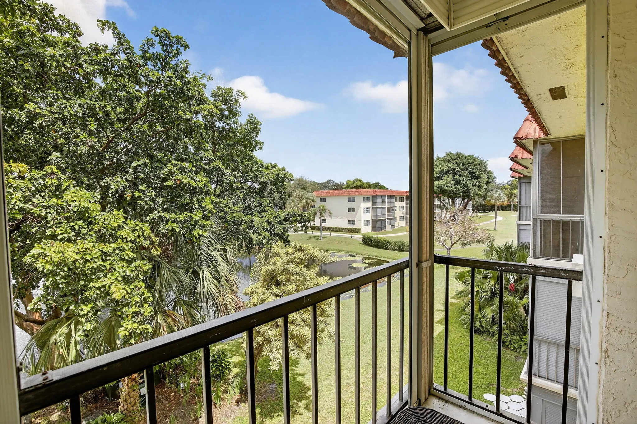 820 S HOLLYBROOK Drive #306