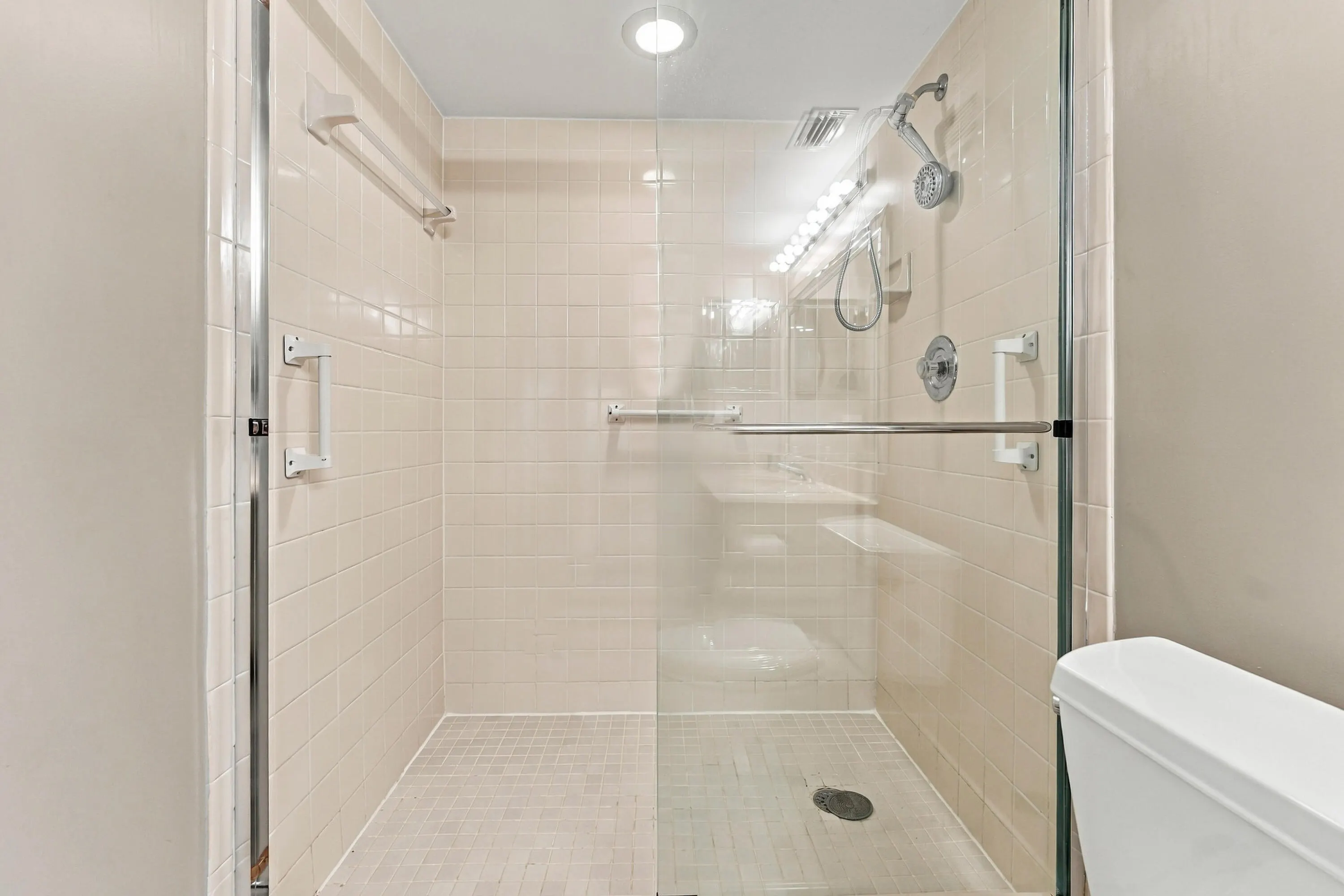 7280 AMBERLY Lane #402