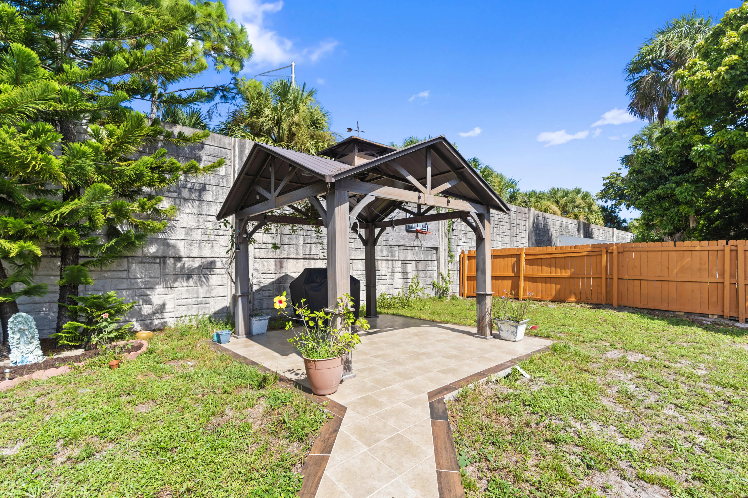 9978 Moss Pond Drive