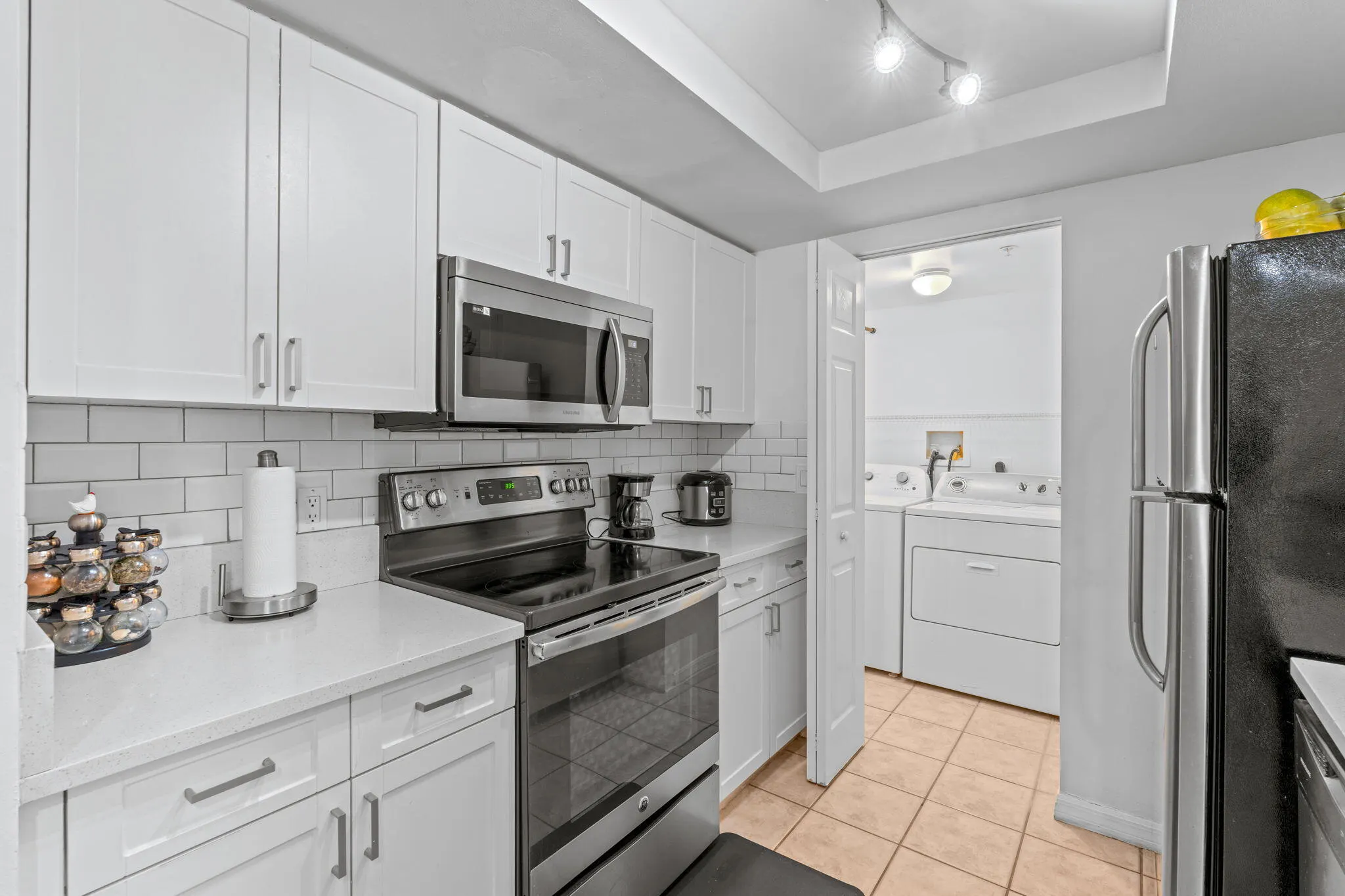 4183 N HAVERHILL Road #713