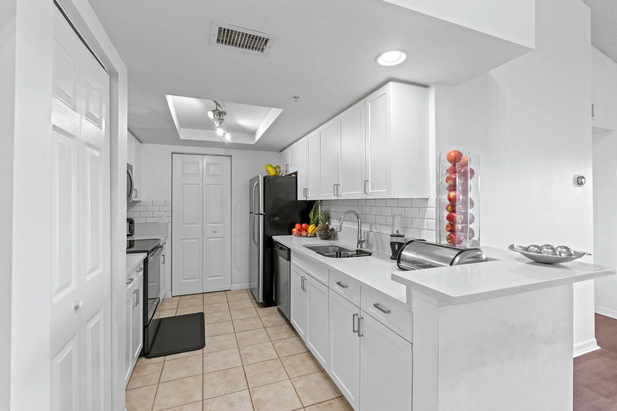 4183 N HAVERHILL Road #713