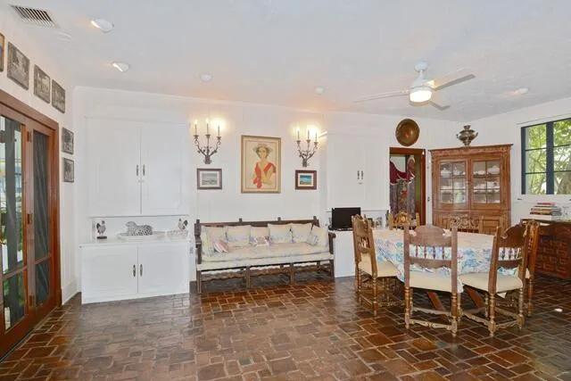 80 Middle Road