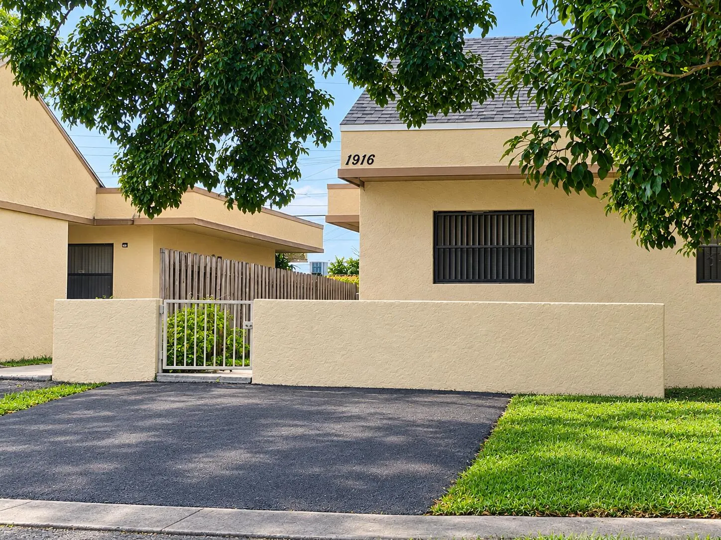 1916 N 65TH Way #1916