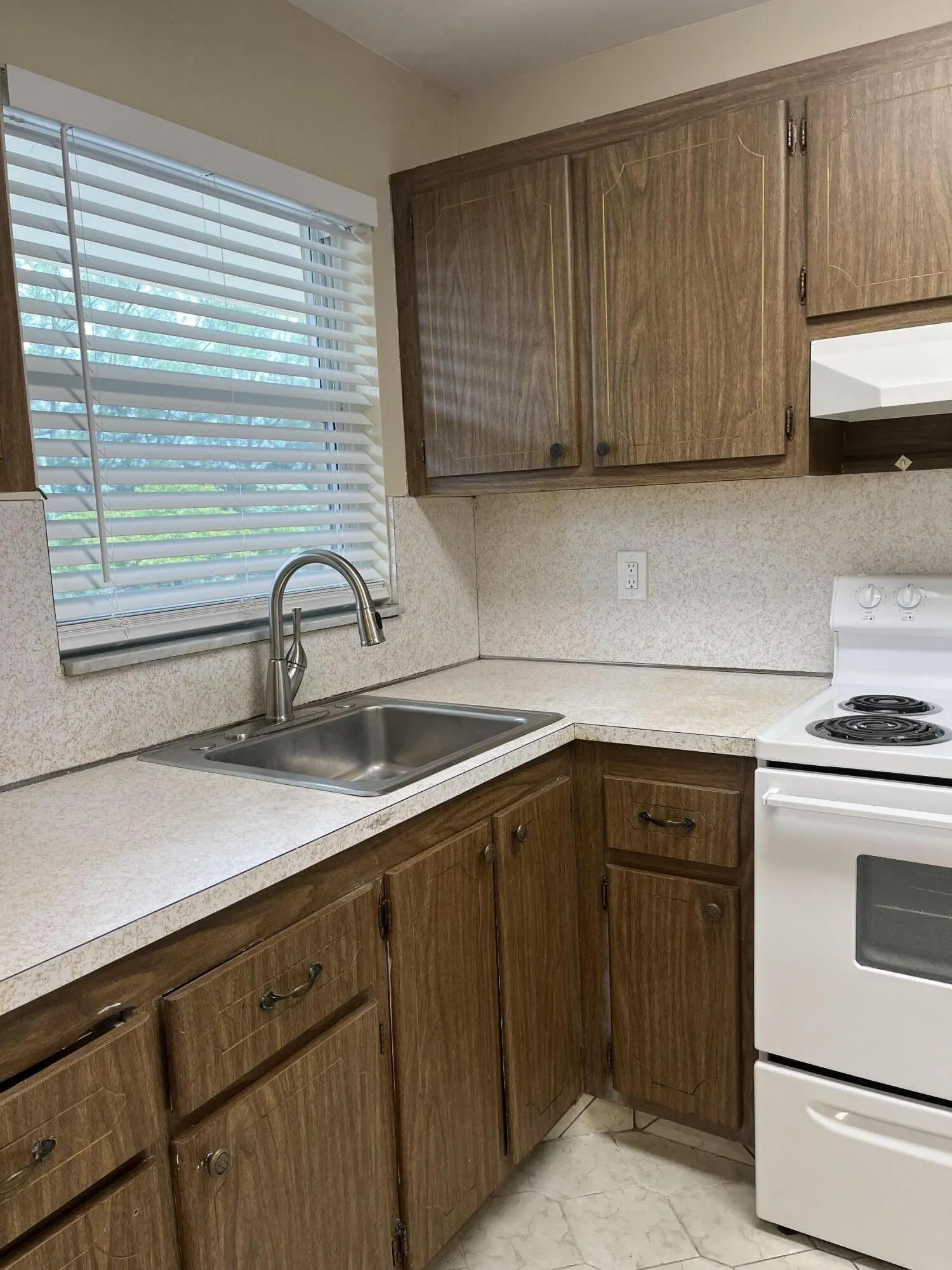 2600 Sunrise Lakes Drive W #204
