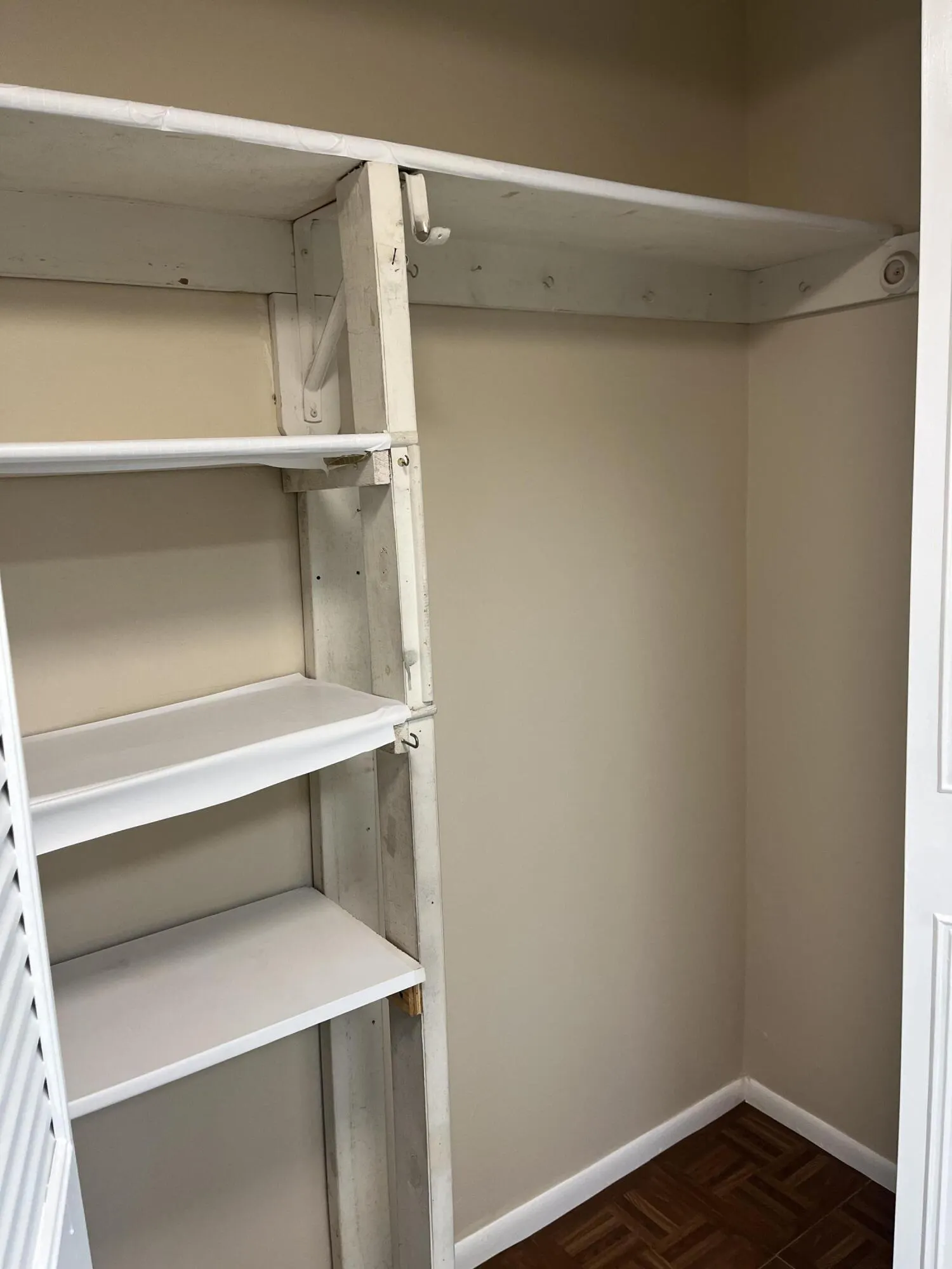 2600 Sunrise Lakes Drive W #204