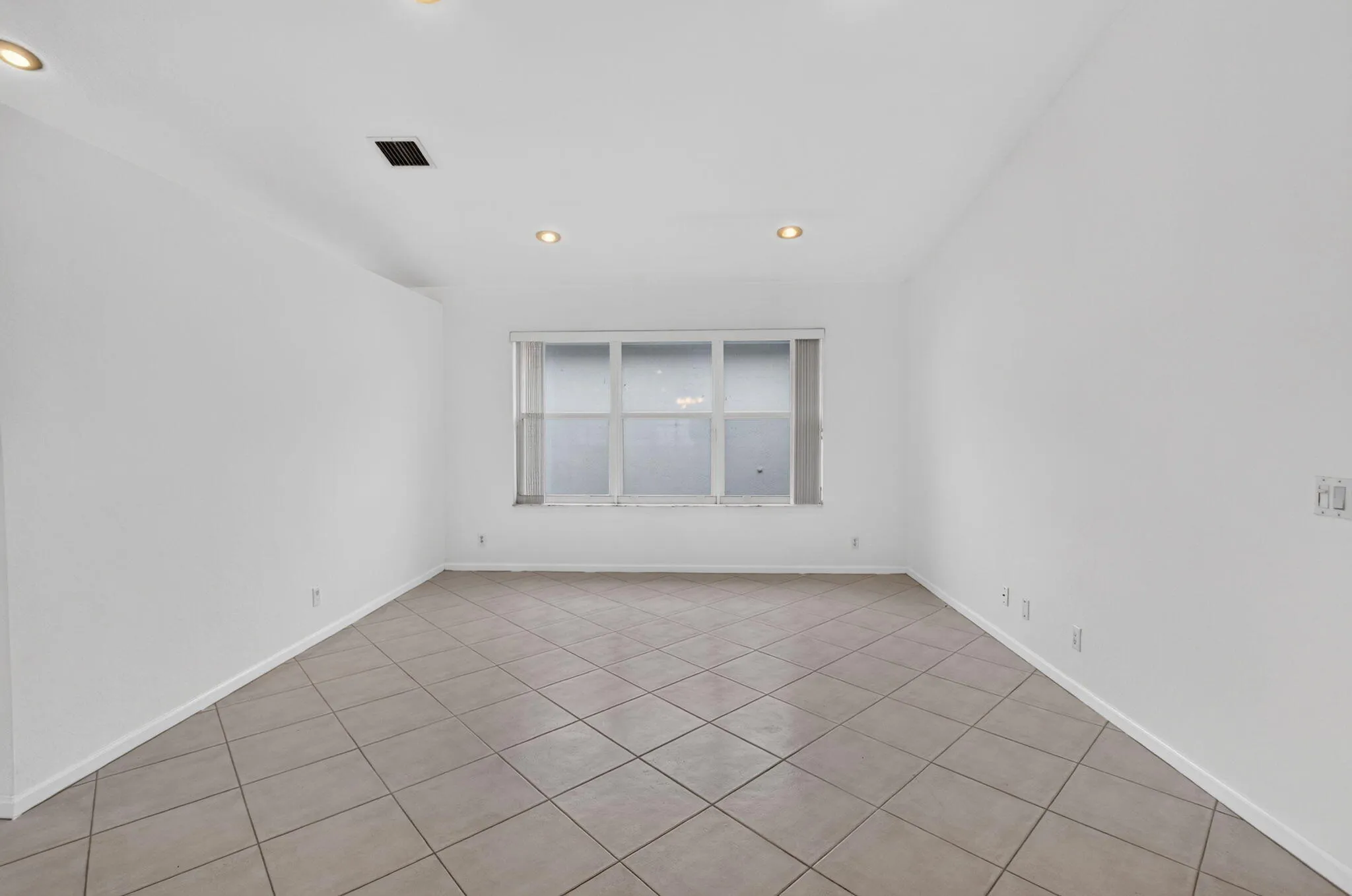 10410 UTOPIA Circle E