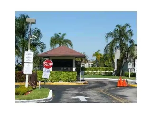 207 LAKE POINTE Drive #102