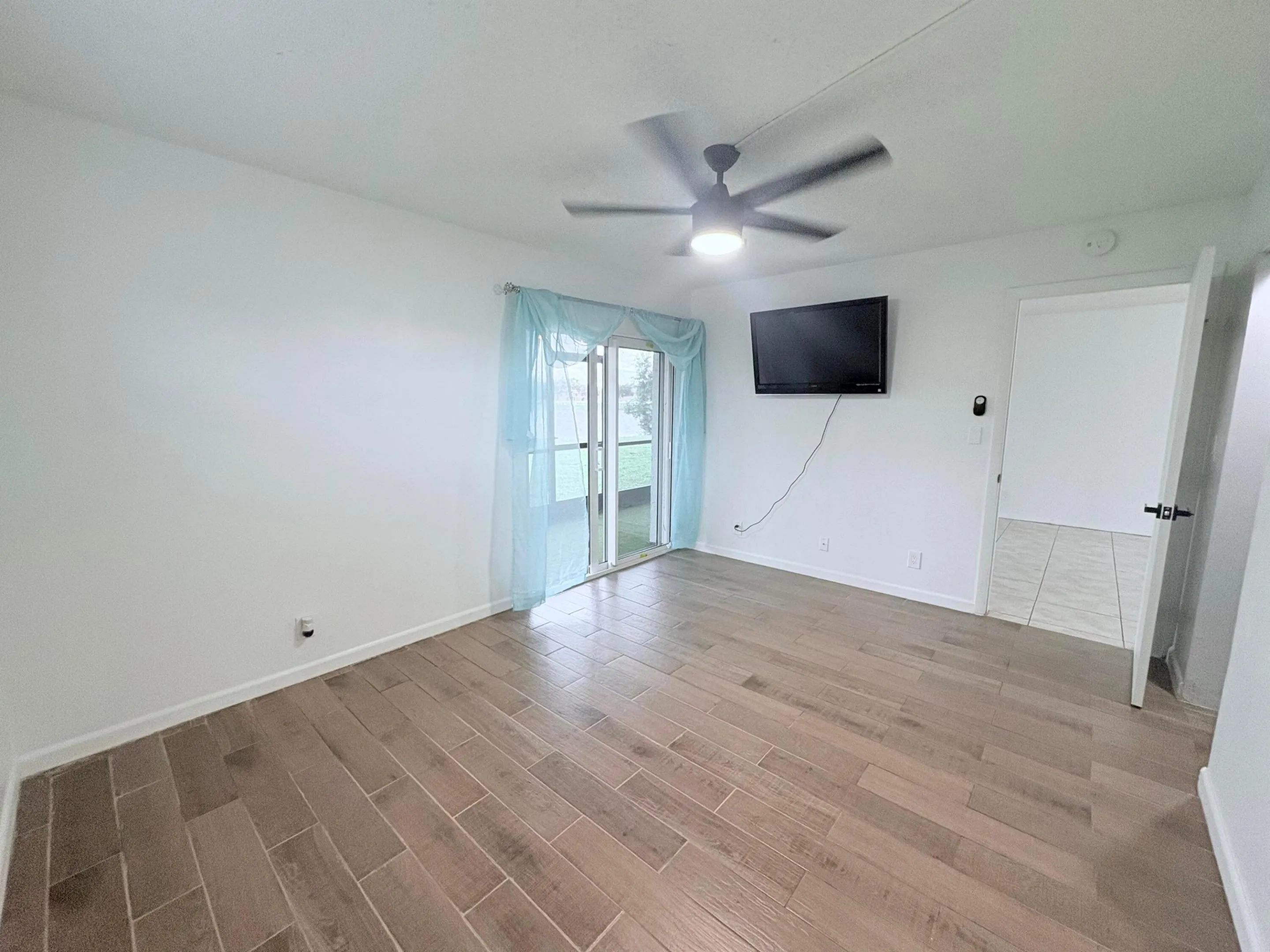 8720 N SHERMAN Circle #101