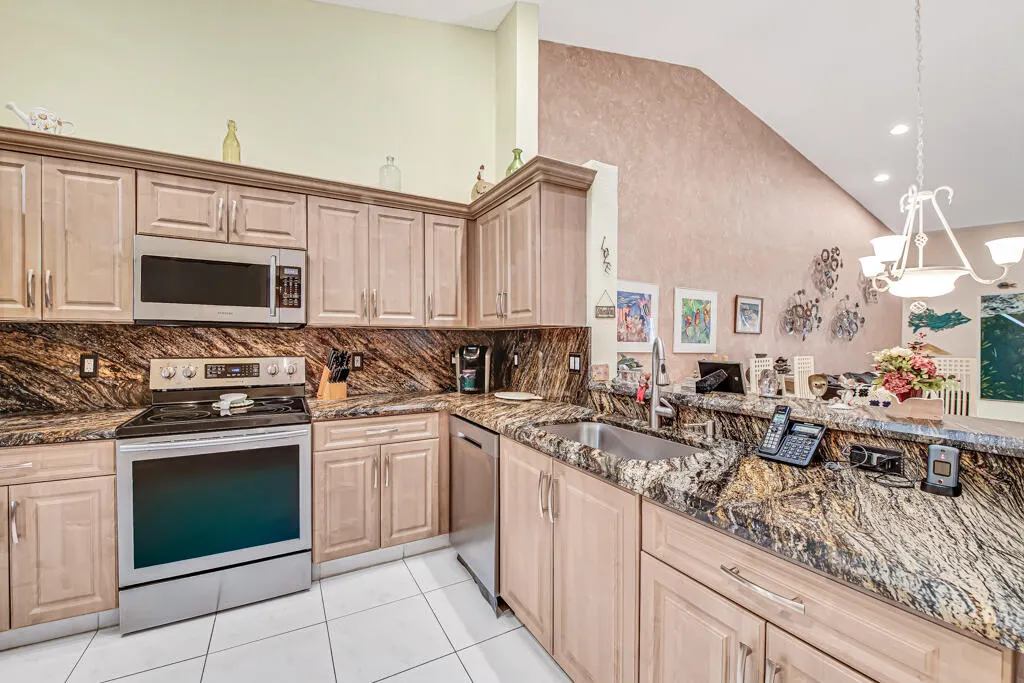 7288 Summer Tree Drive