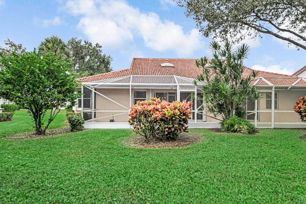 7288 Summer Tree Drive