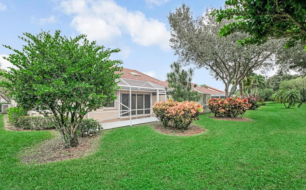7288 Summer Tree Drive