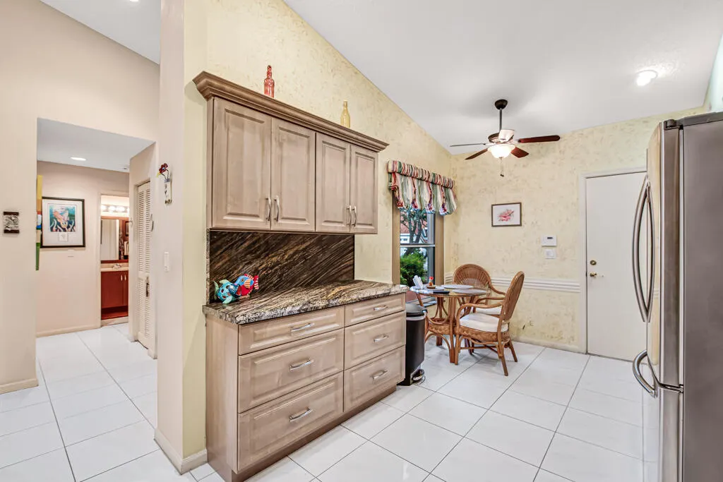 7288 Summer Tree Drive