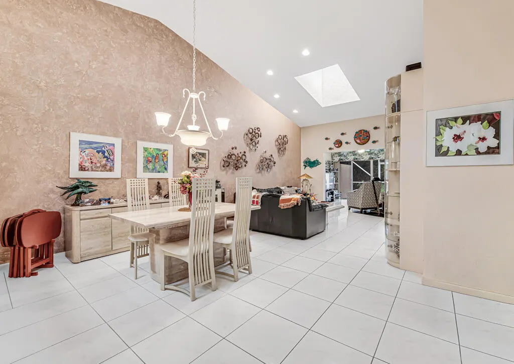 7288 Summer Tree Drive