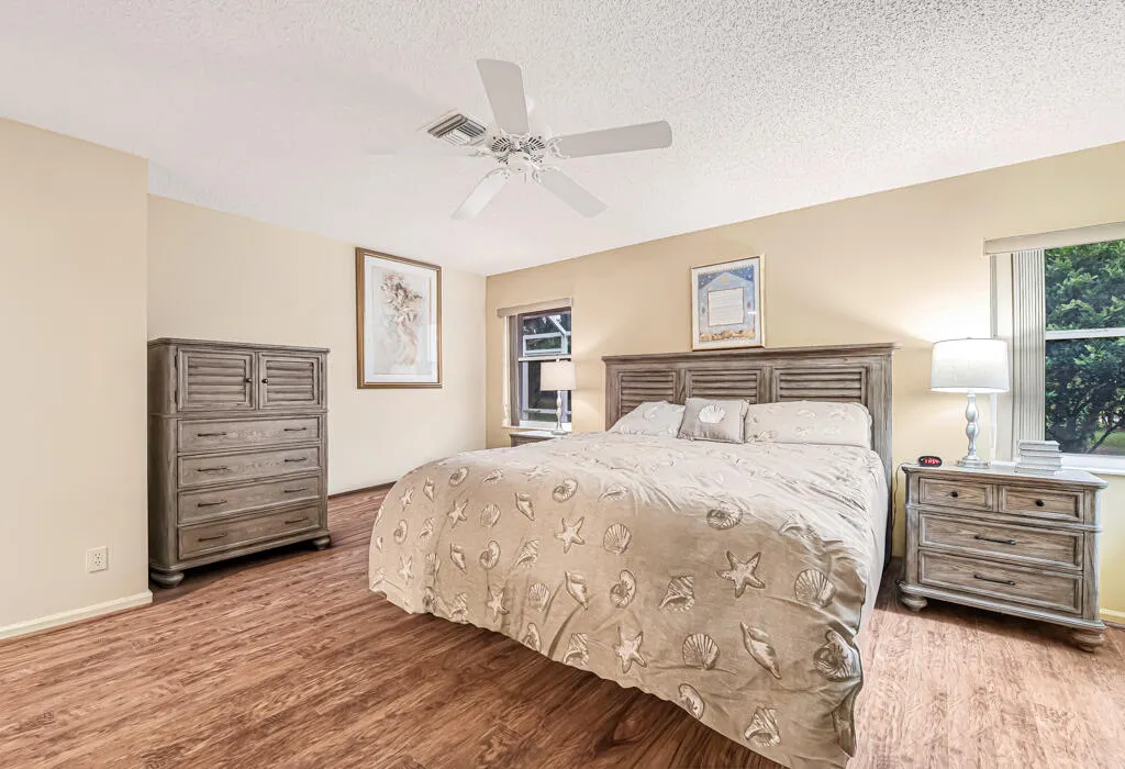 7288 Summer Tree Drive