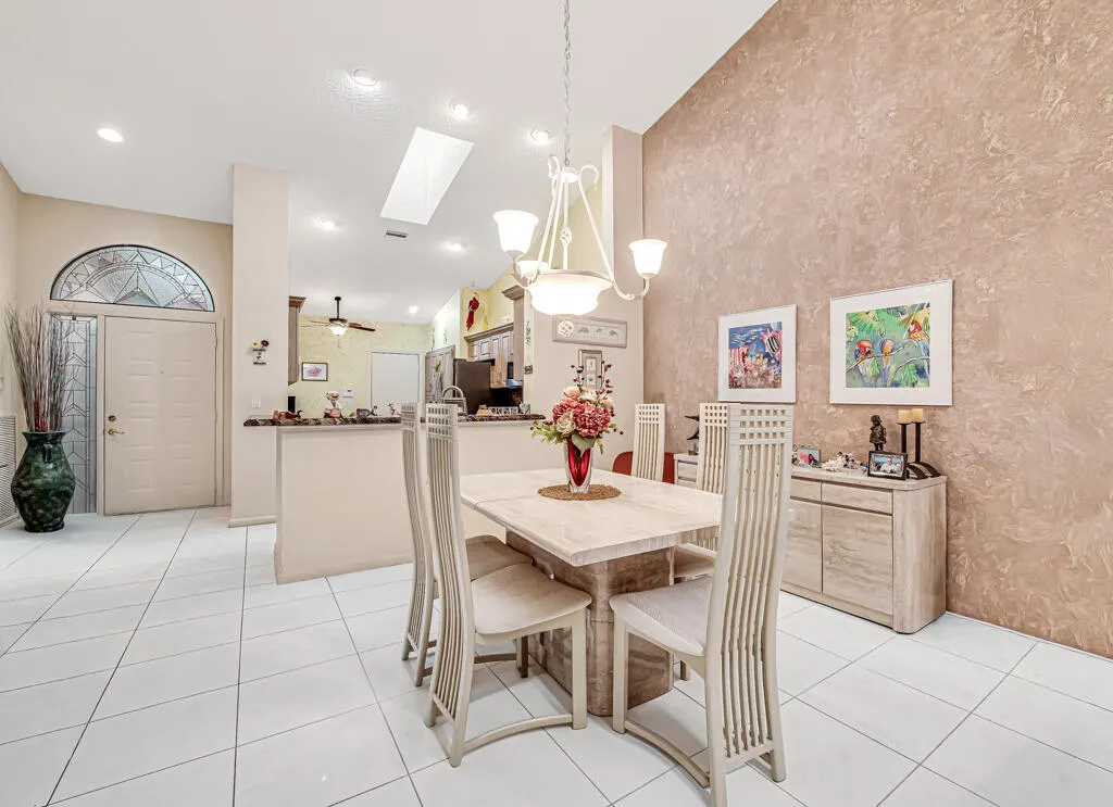 7288 Summer Tree Drive