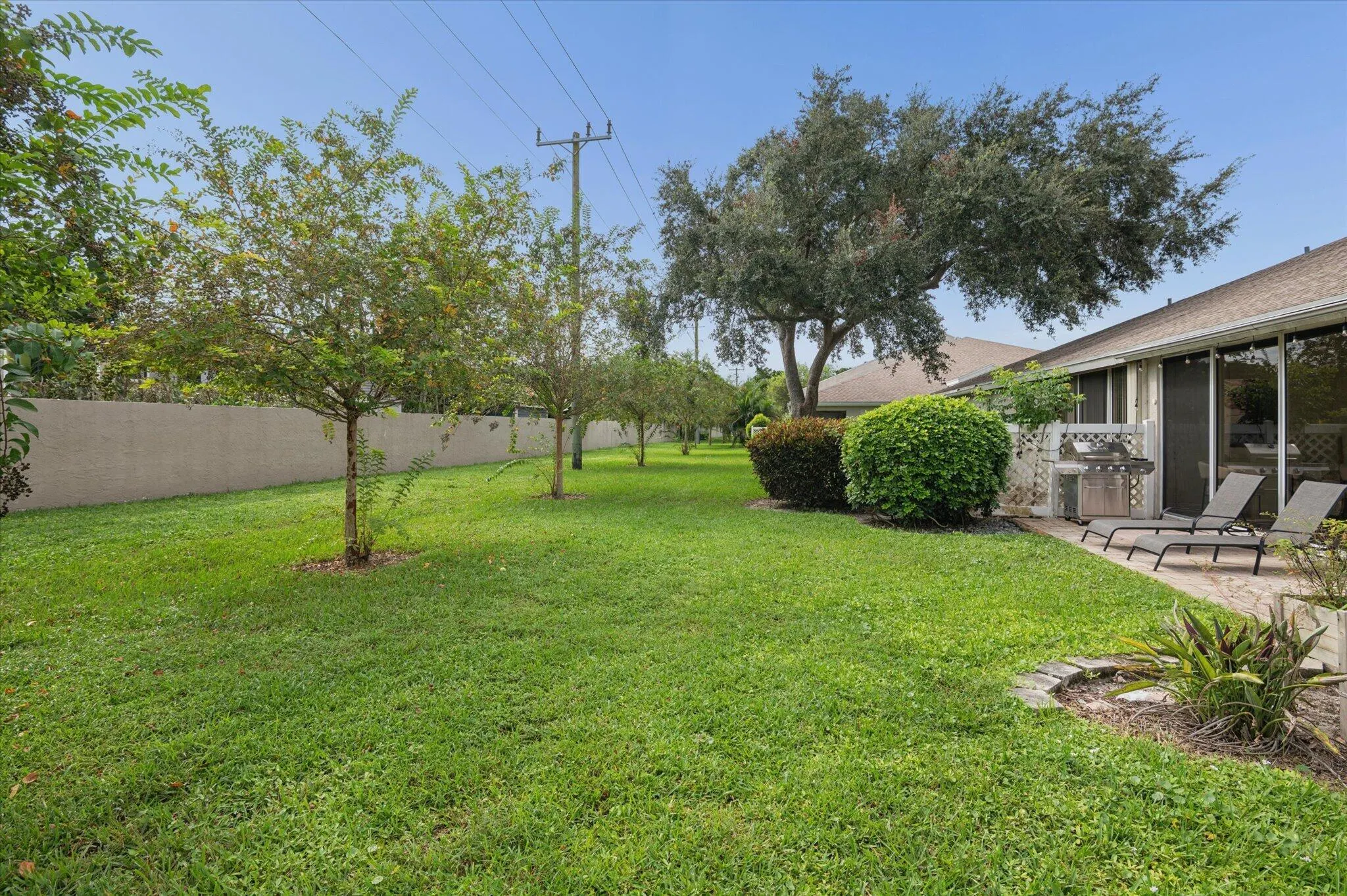 9147 VINELAND Court #E