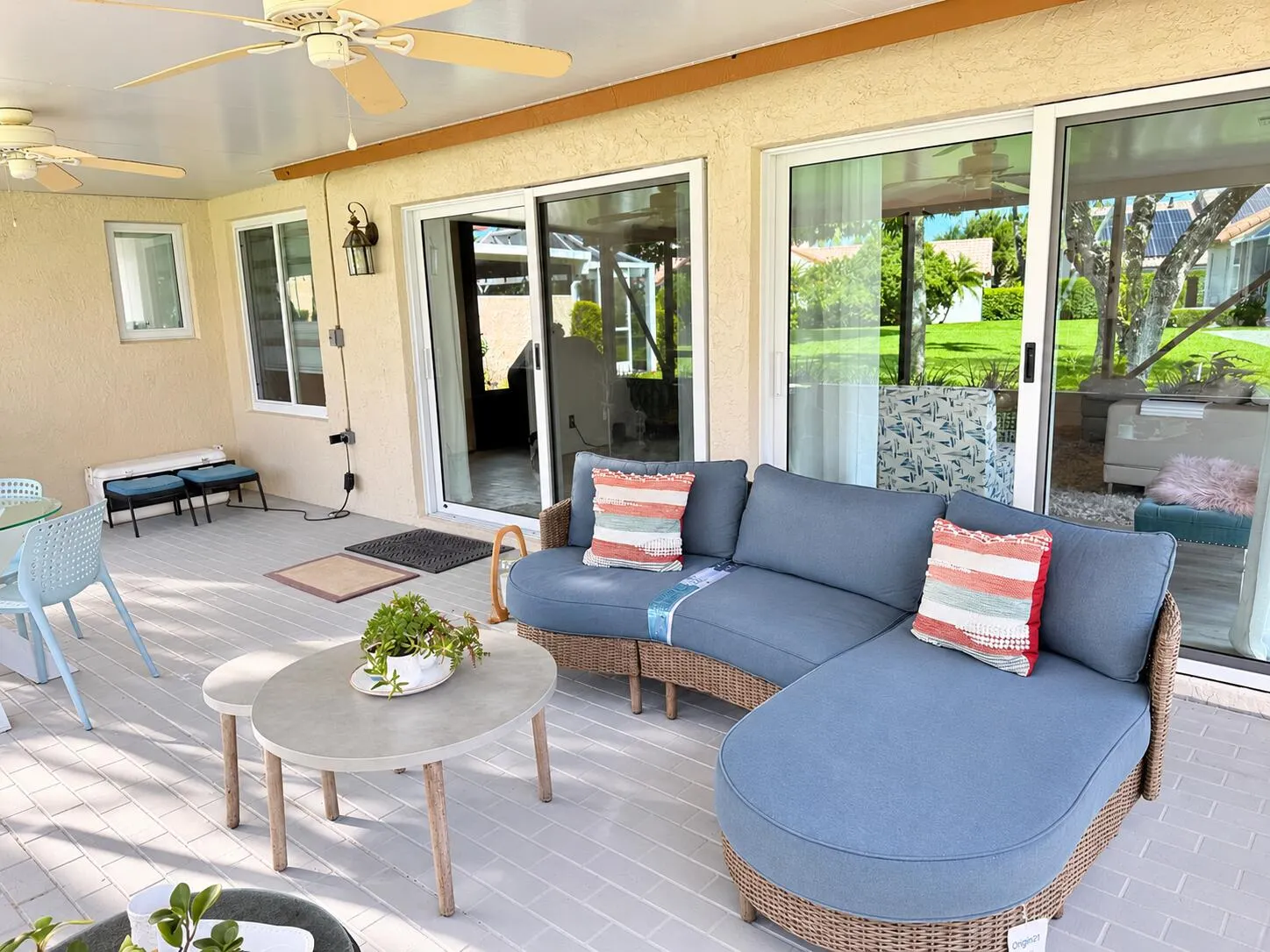 23379 Water Circle
