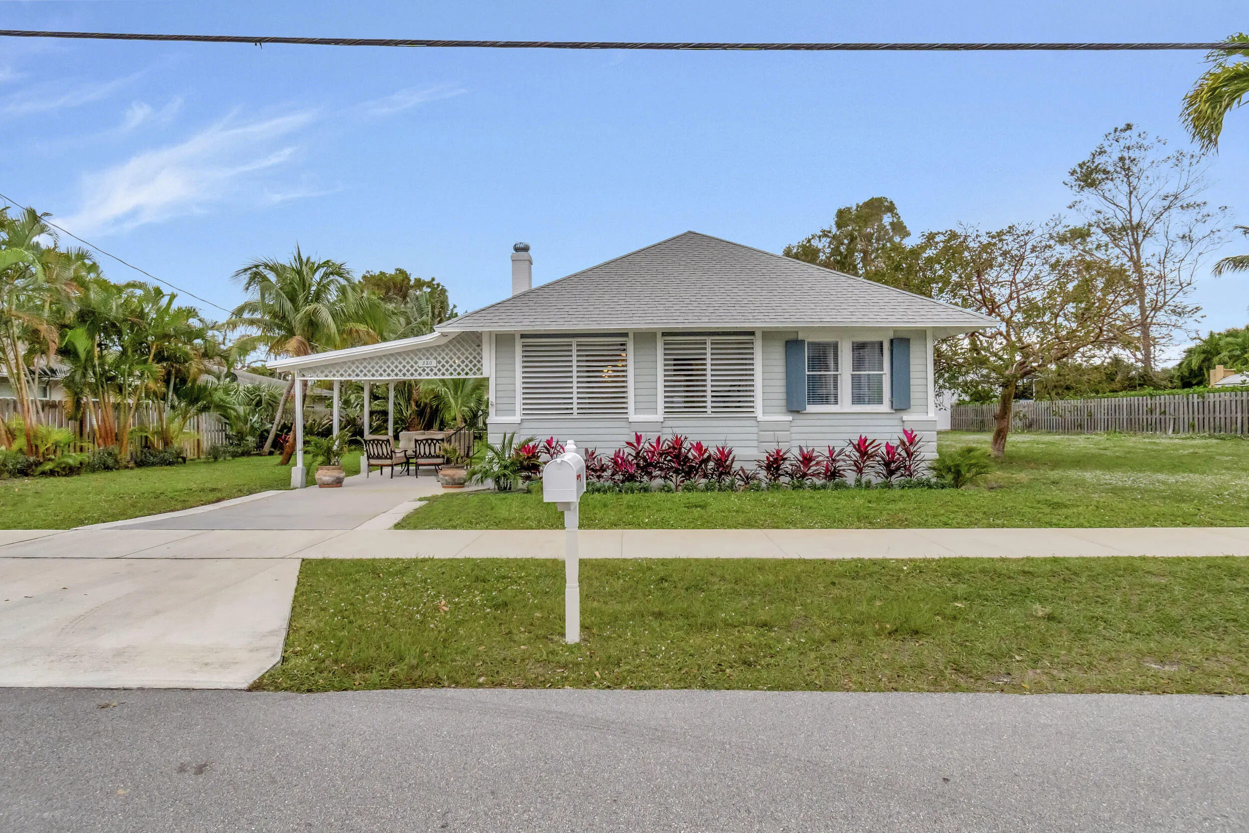 320 SE 4th Avenue
