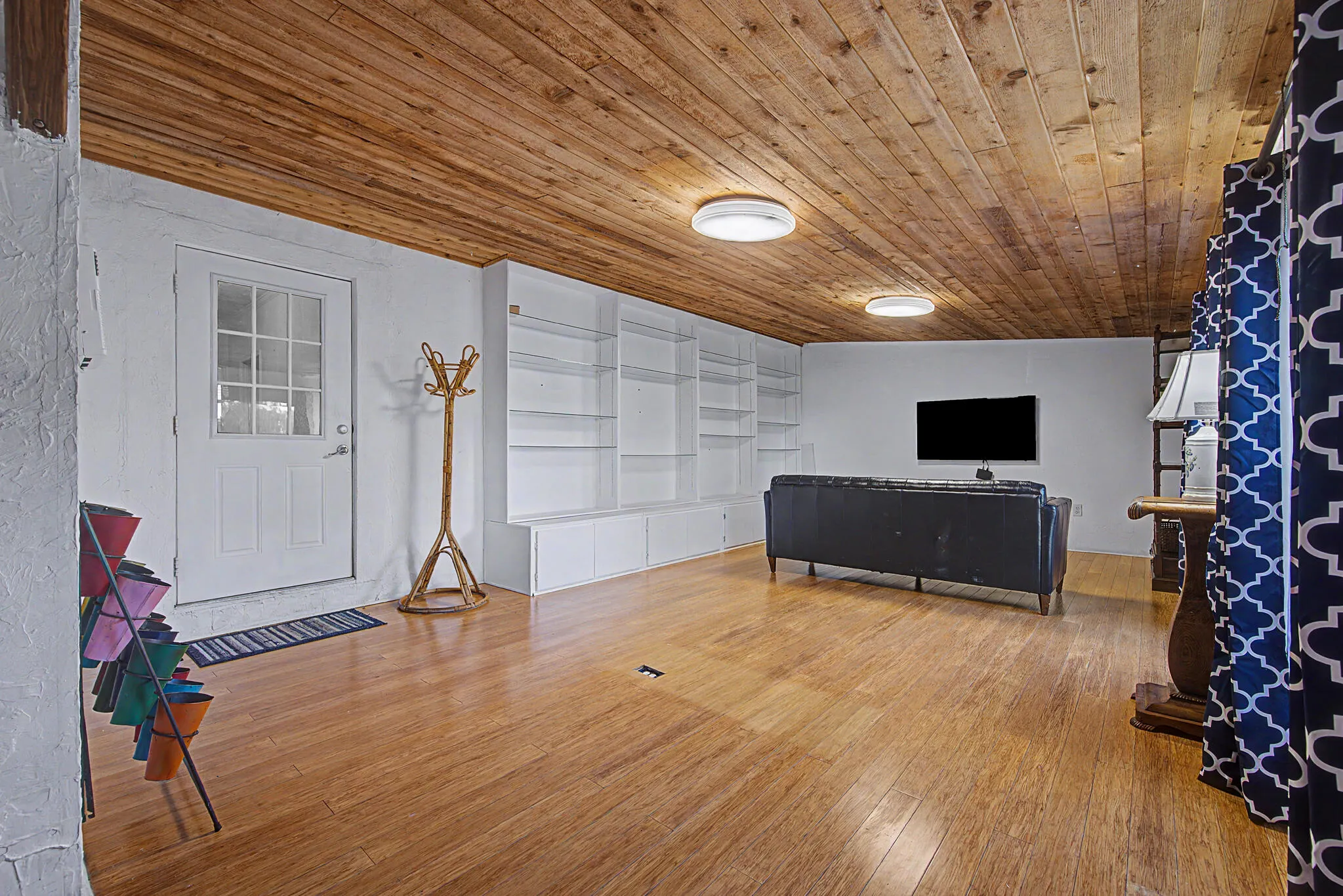 37 E CORKSCREW Boulevard