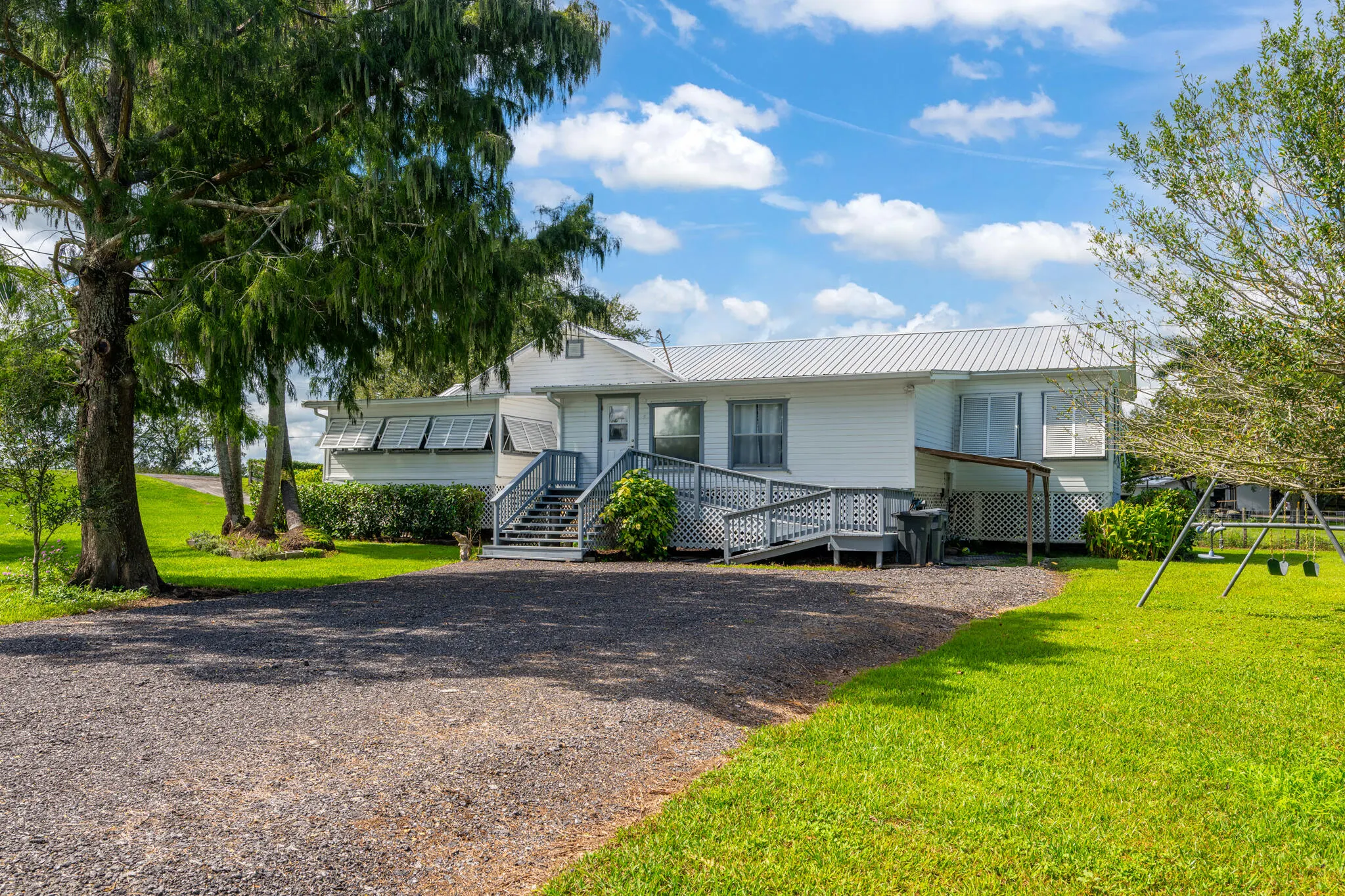 37 E CORKSCREW Boulevard