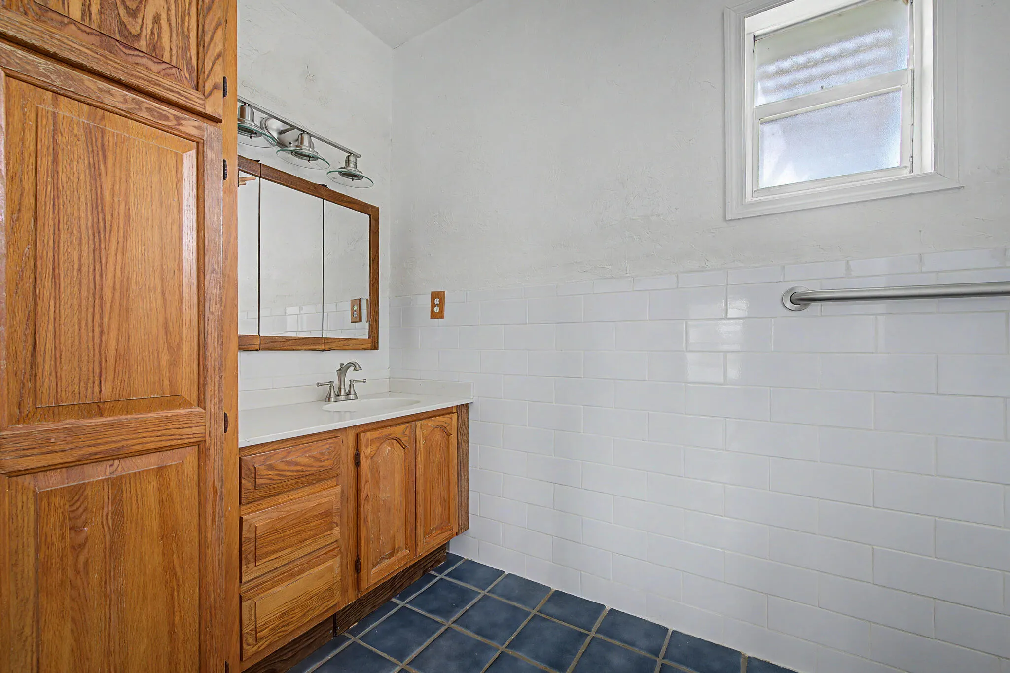 37 E CORKSCREW Boulevard