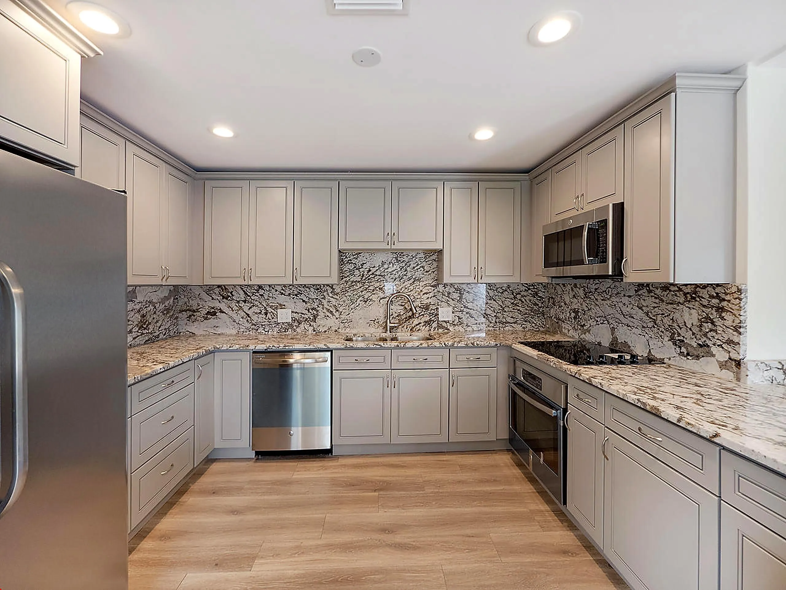 976 SW 37TH Street