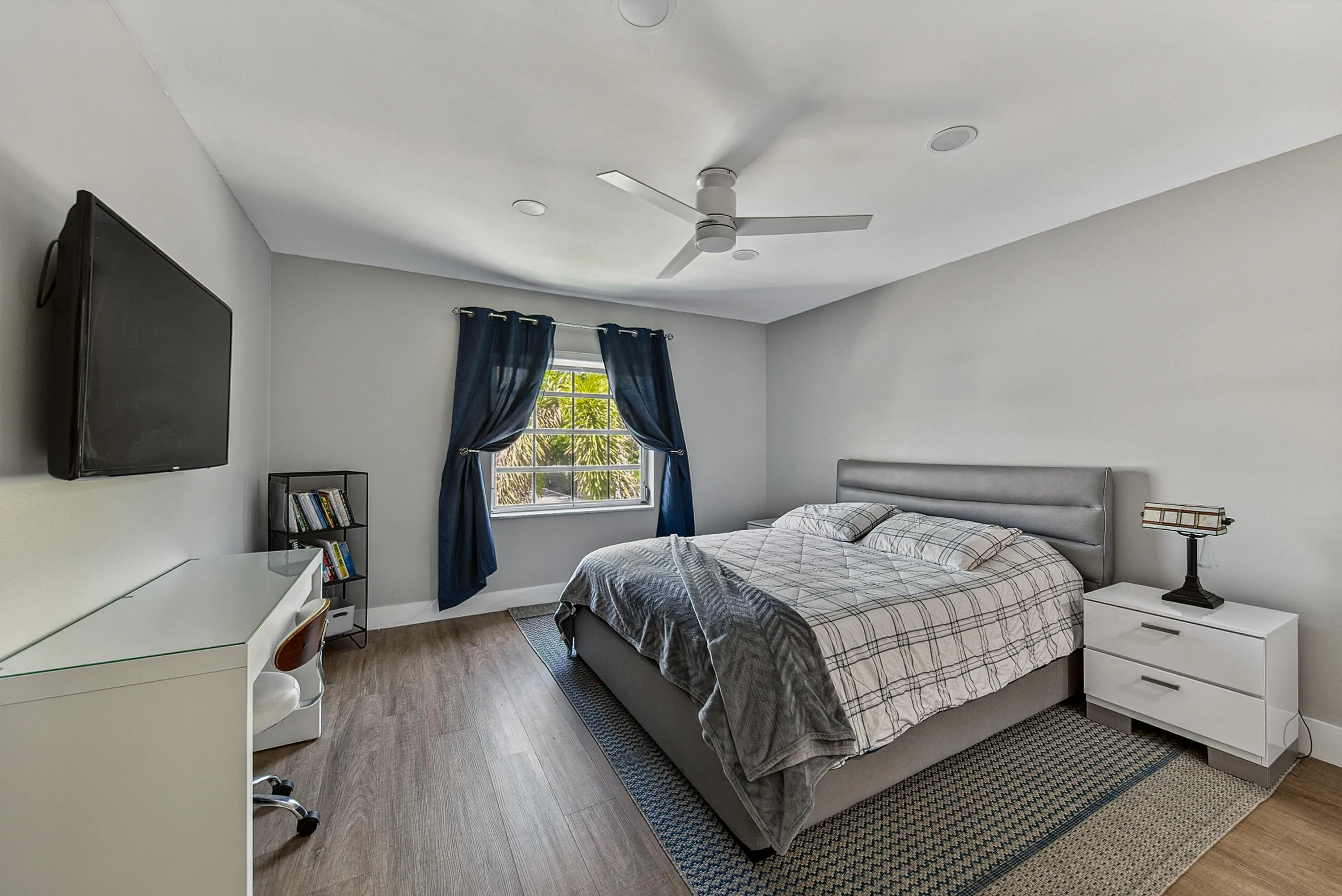6457 BAY CLUB Drive #3