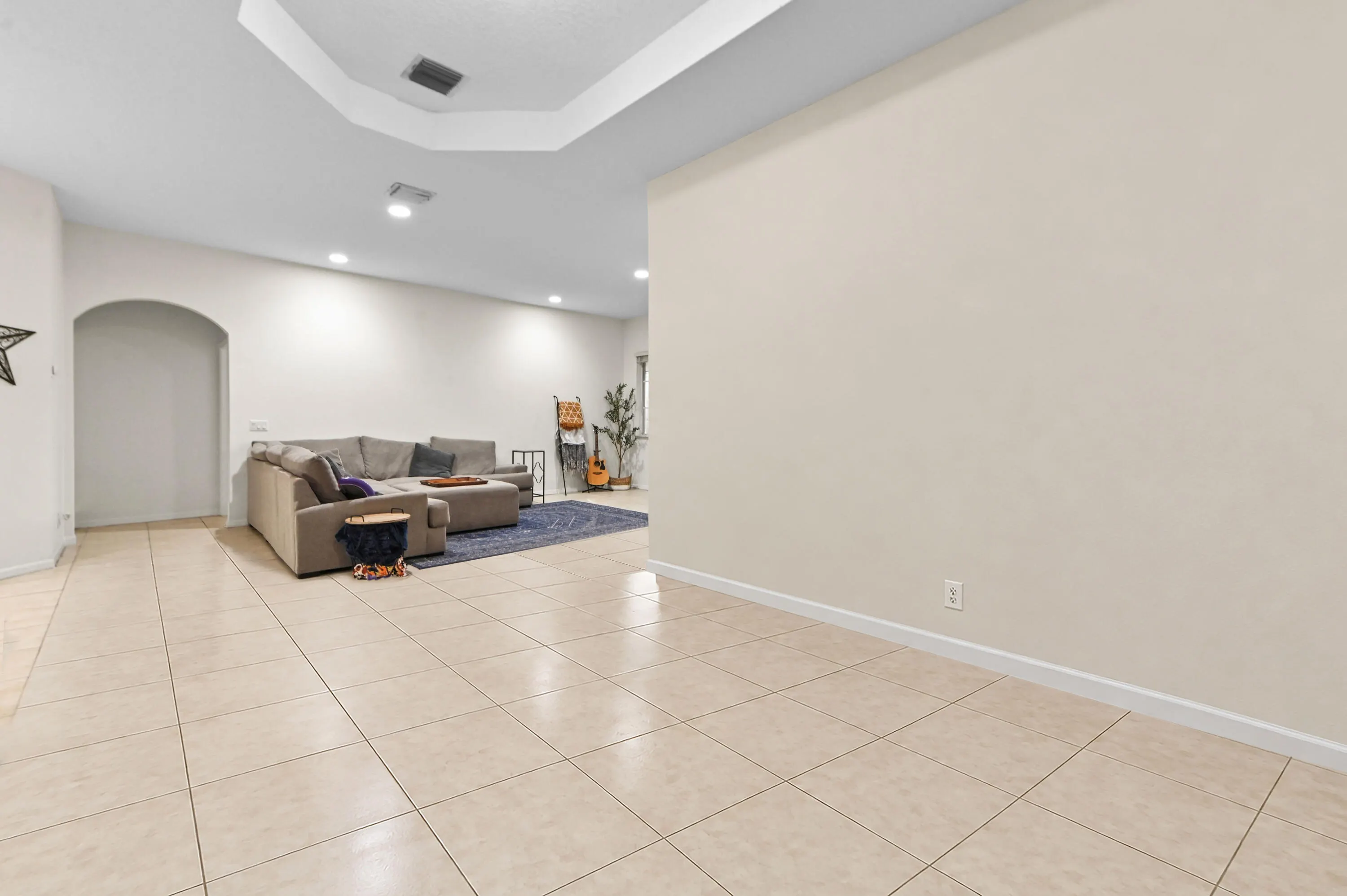 8829 S San Andros