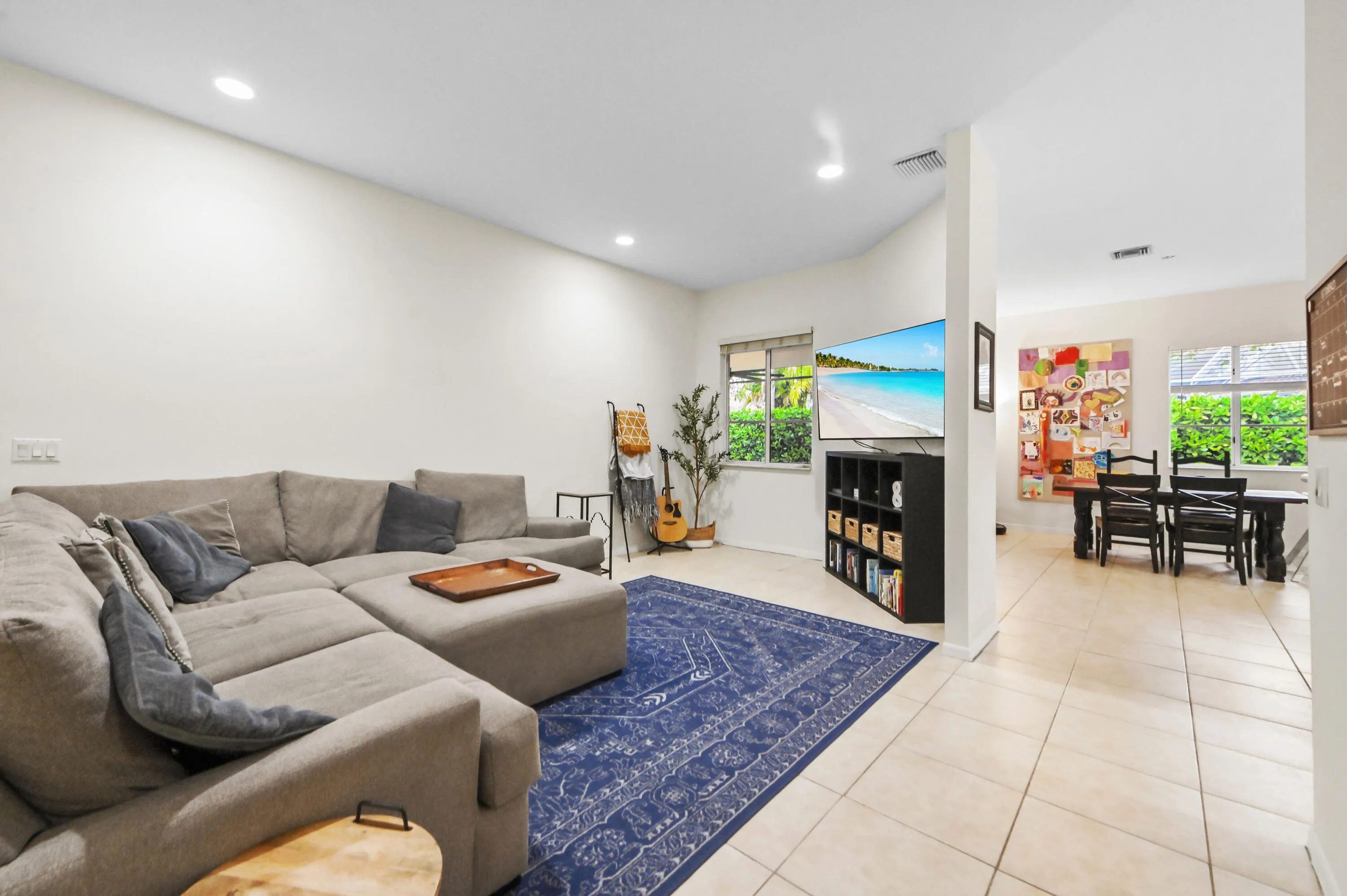 8829 S San Andros