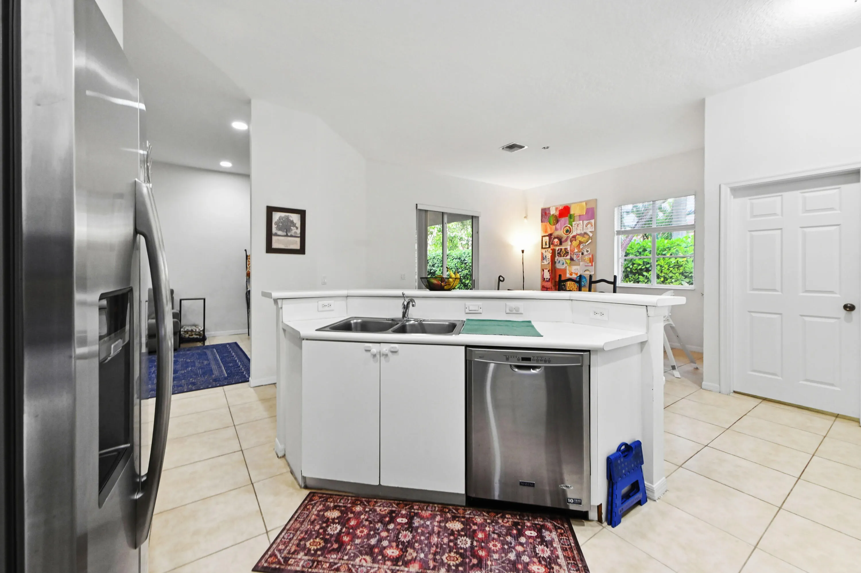 8829 S San Andros