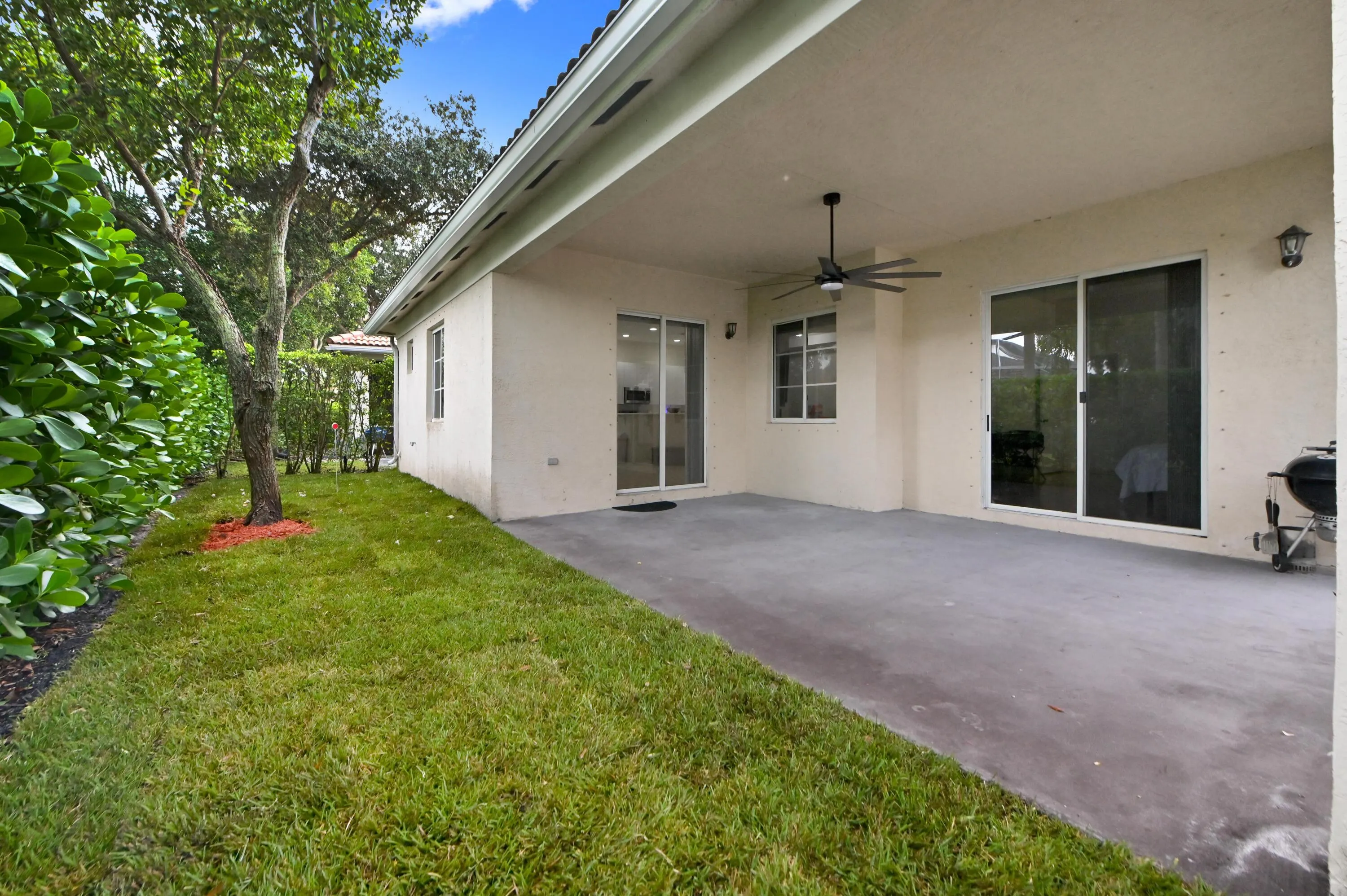 8829 S San Andros