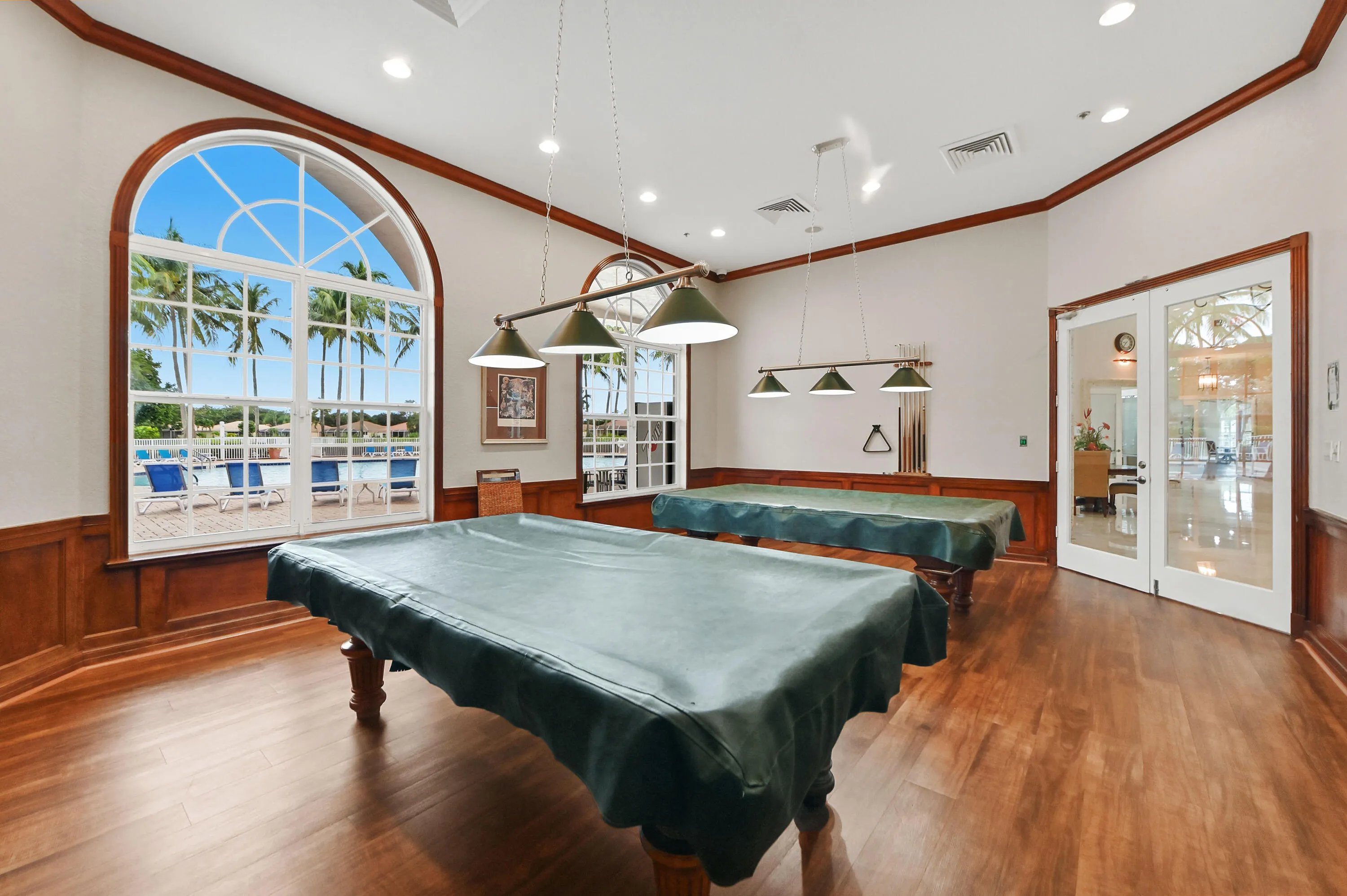 8829 S San Andros