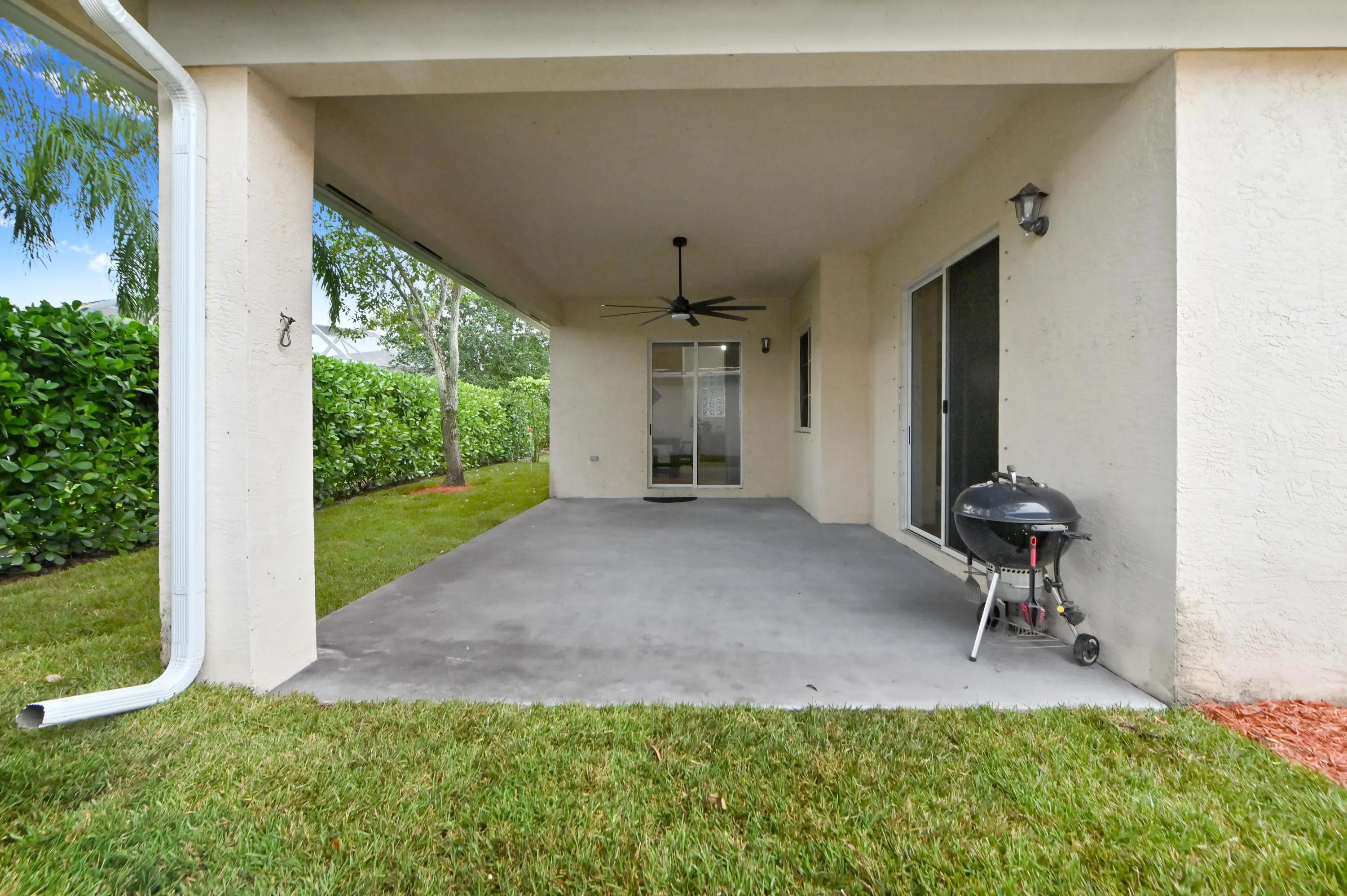 8829 S San Andros
