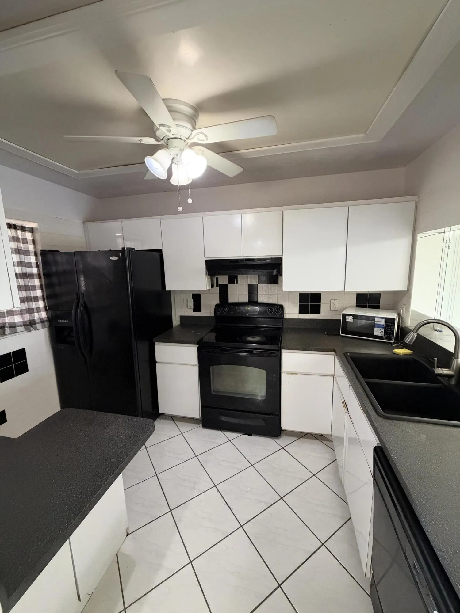 9510 SEAGRAPE Drive #404