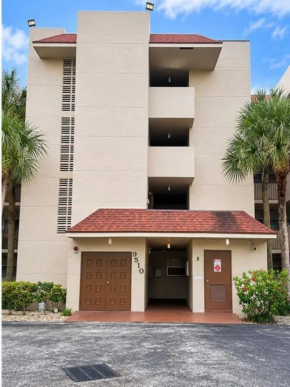 9510 SEAGRAPE Drive #404