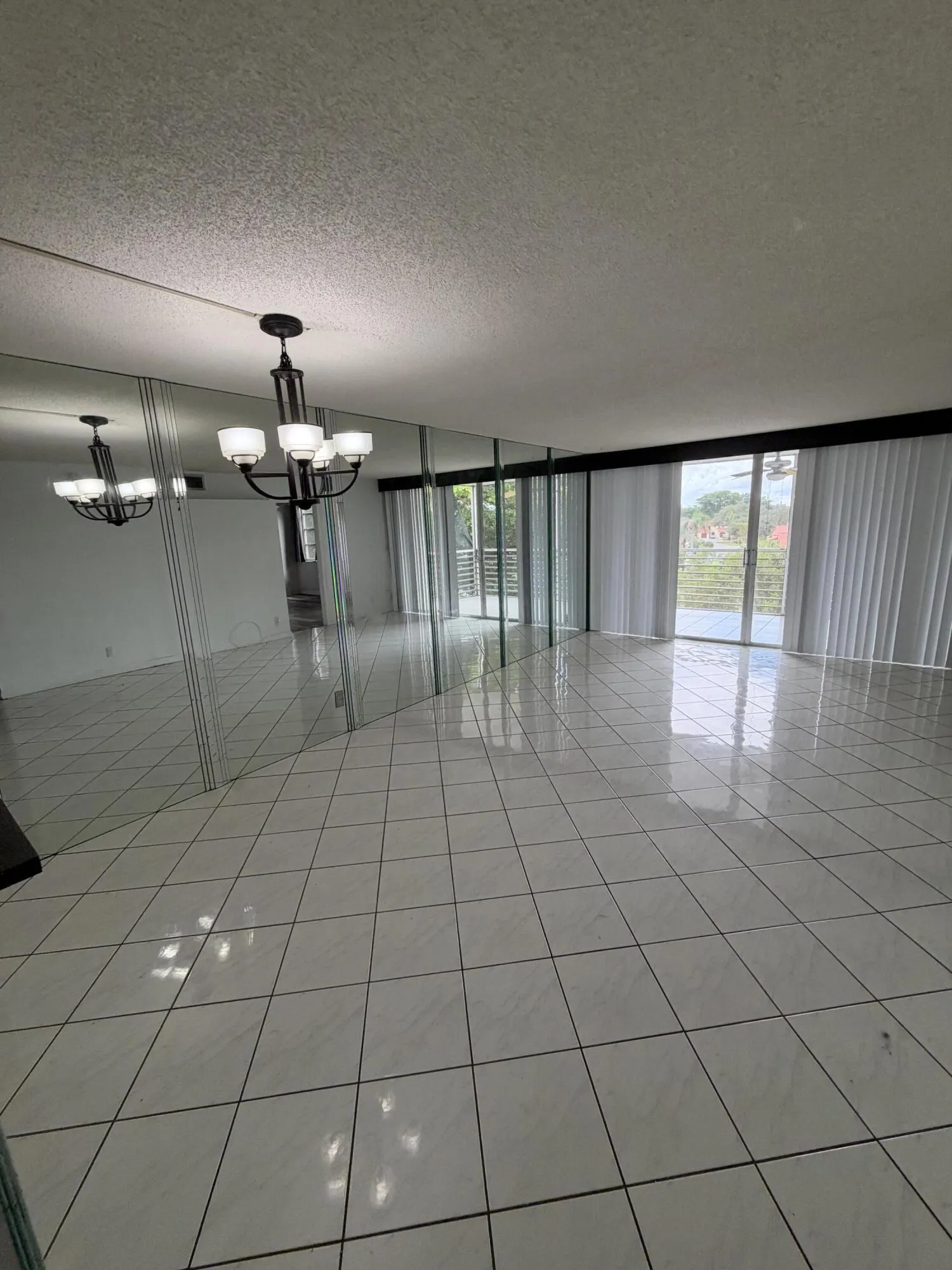 9510 SEAGRAPE Drive #404