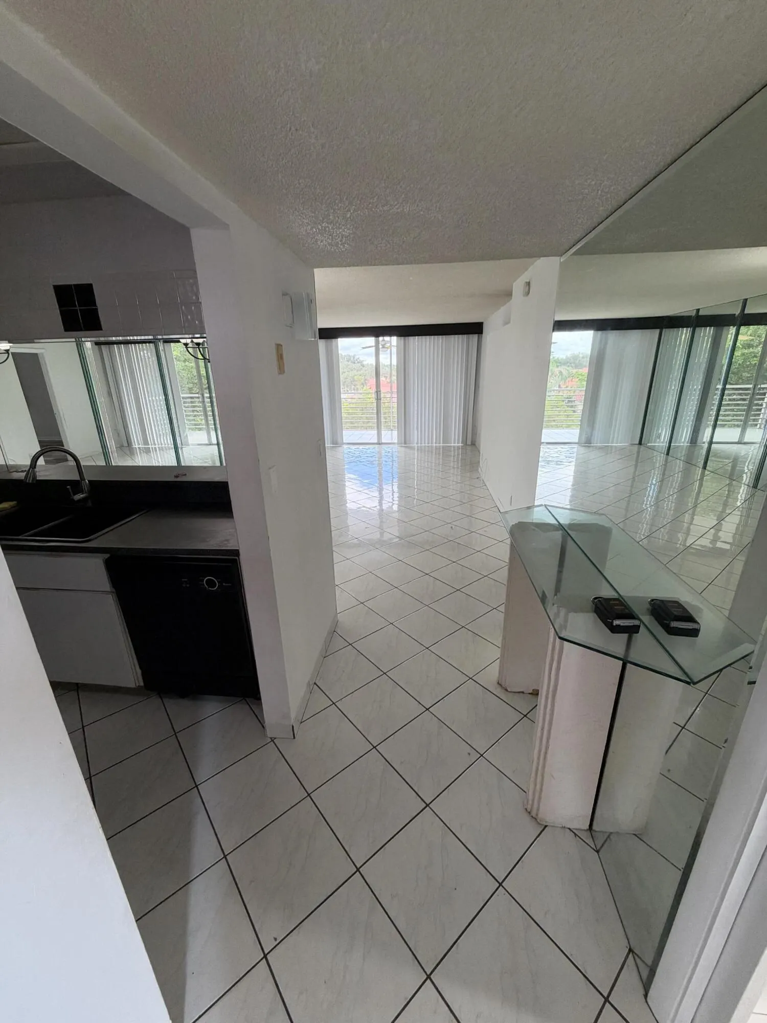 9510 SEAGRAPE Drive #404